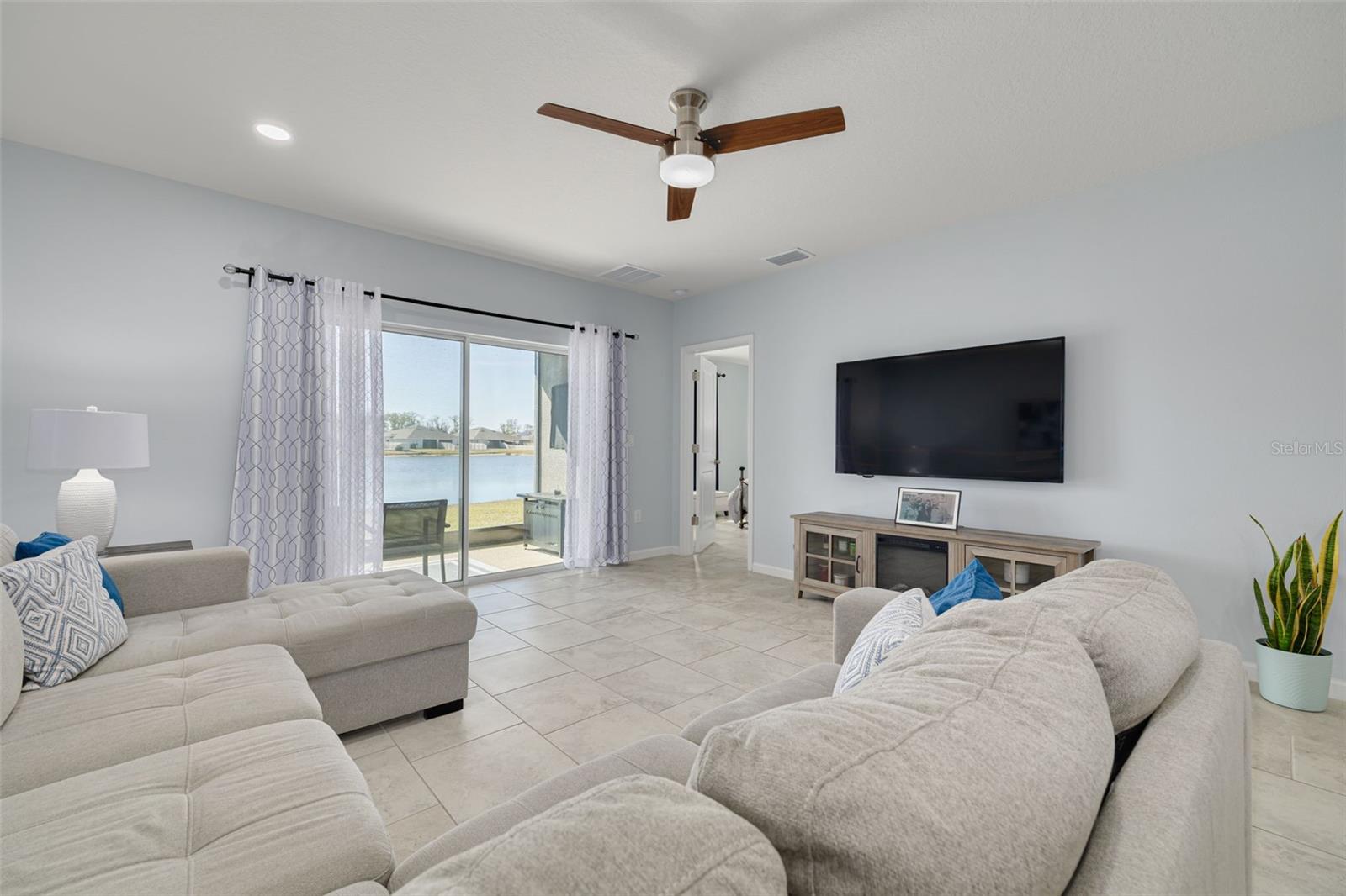 Image 7 of 32 For 18158 Turning Leaf Circle