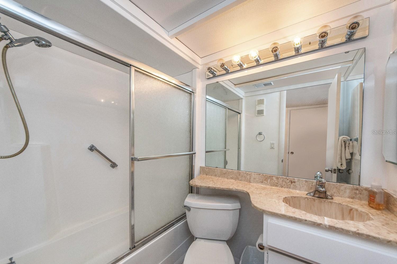 Image 16 of 23 For 450 Gulfview Boulevard 1206