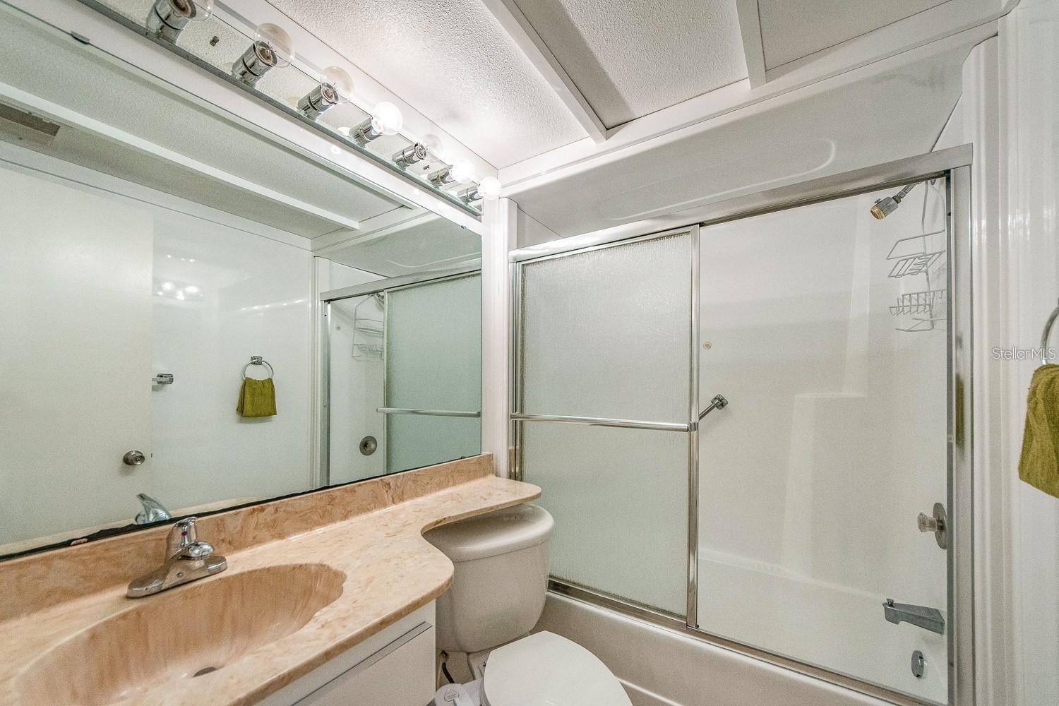 Image 19 of 23 For 450 Gulfview Boulevard 1206