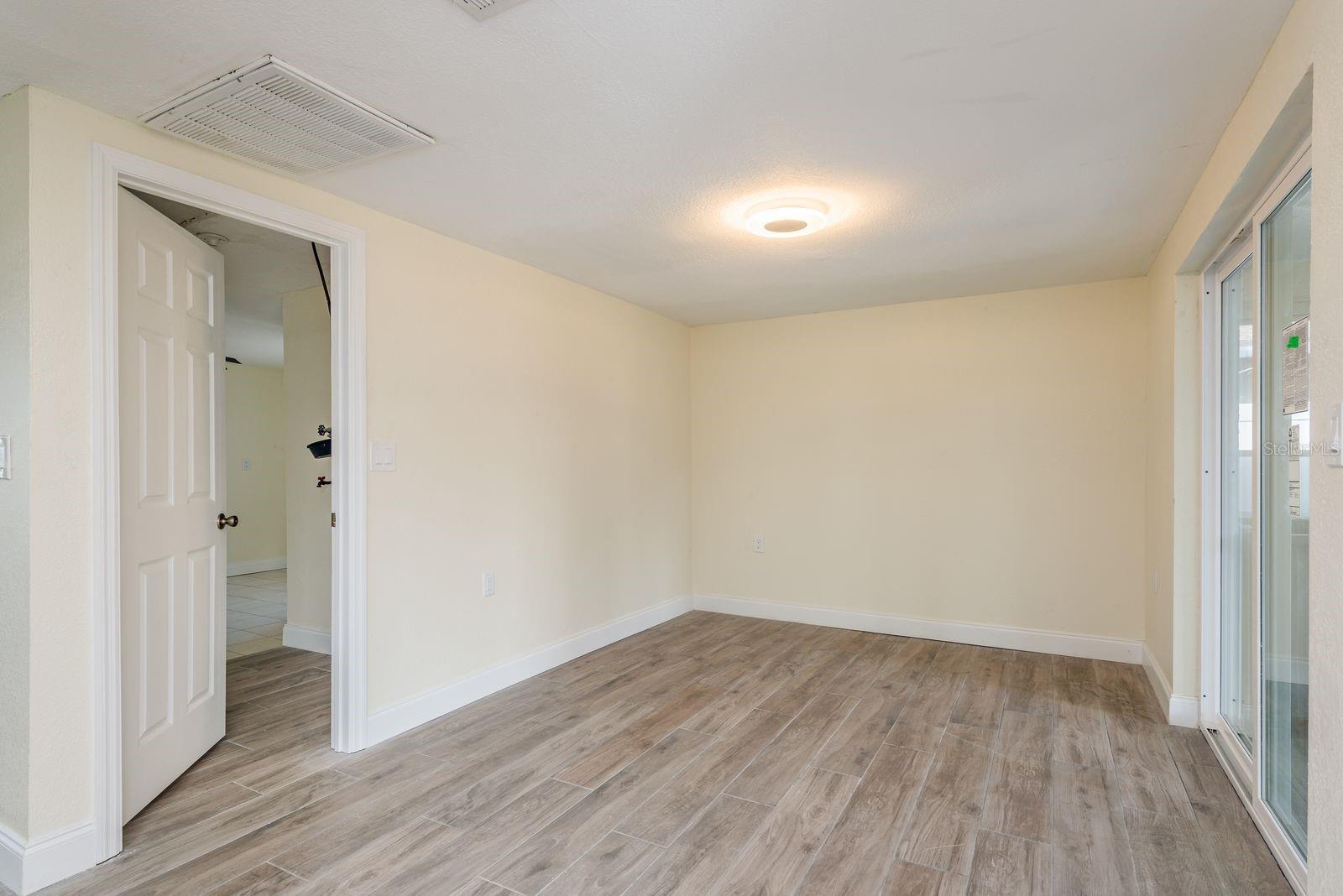 Image 10 of 42 For 13816 Celida Avenue