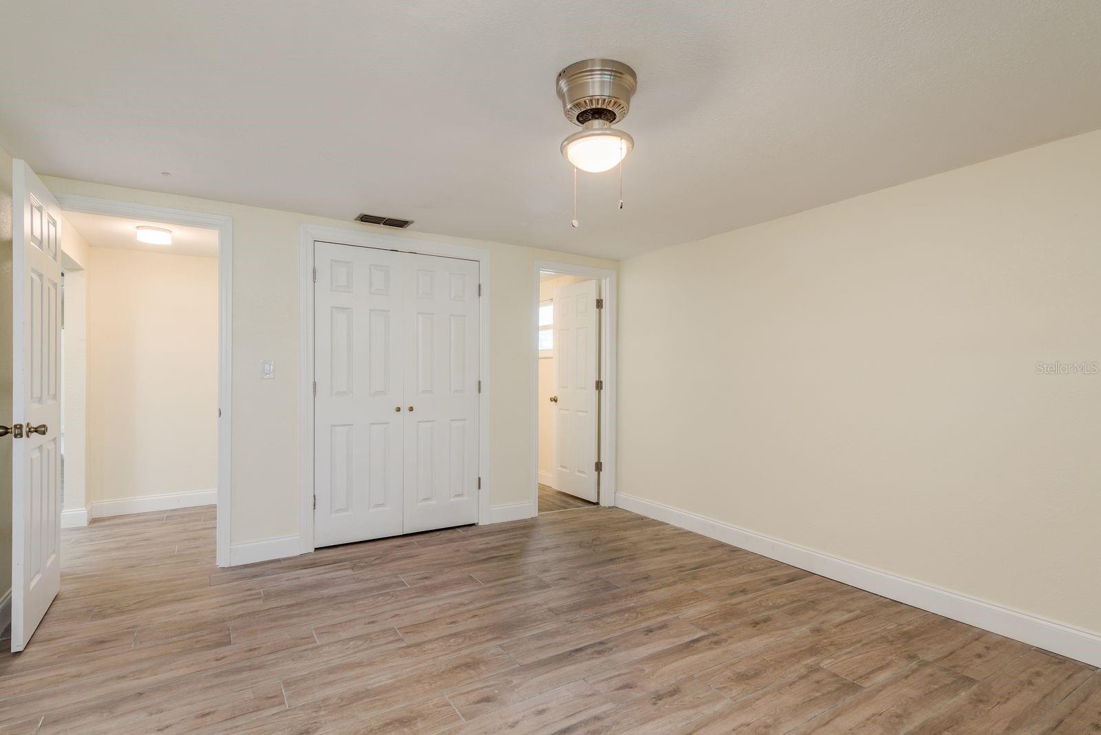 Image 18 of 42 For 13816 Celida Avenue