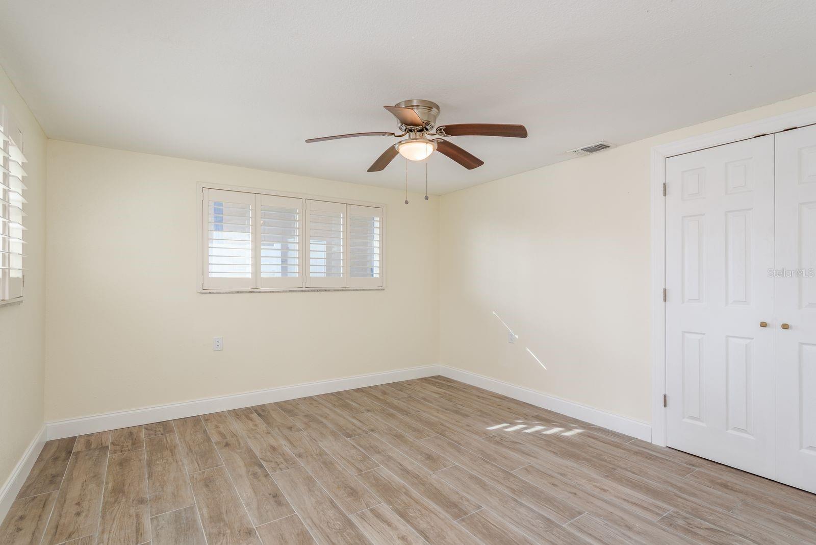 Image 23 of 42 For 13816 Celida Avenue