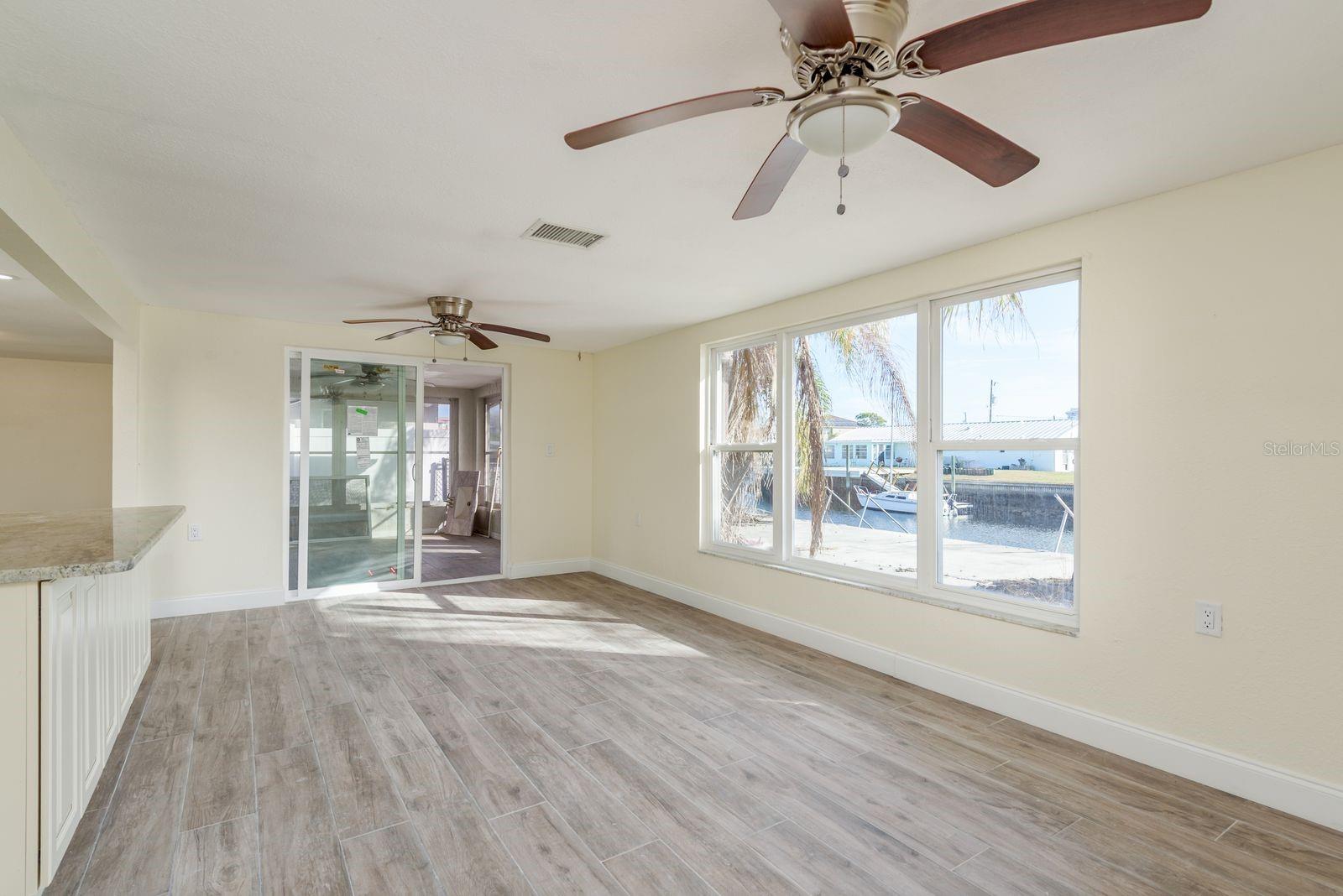 Image 24 of 42 For 13816 Celida Avenue