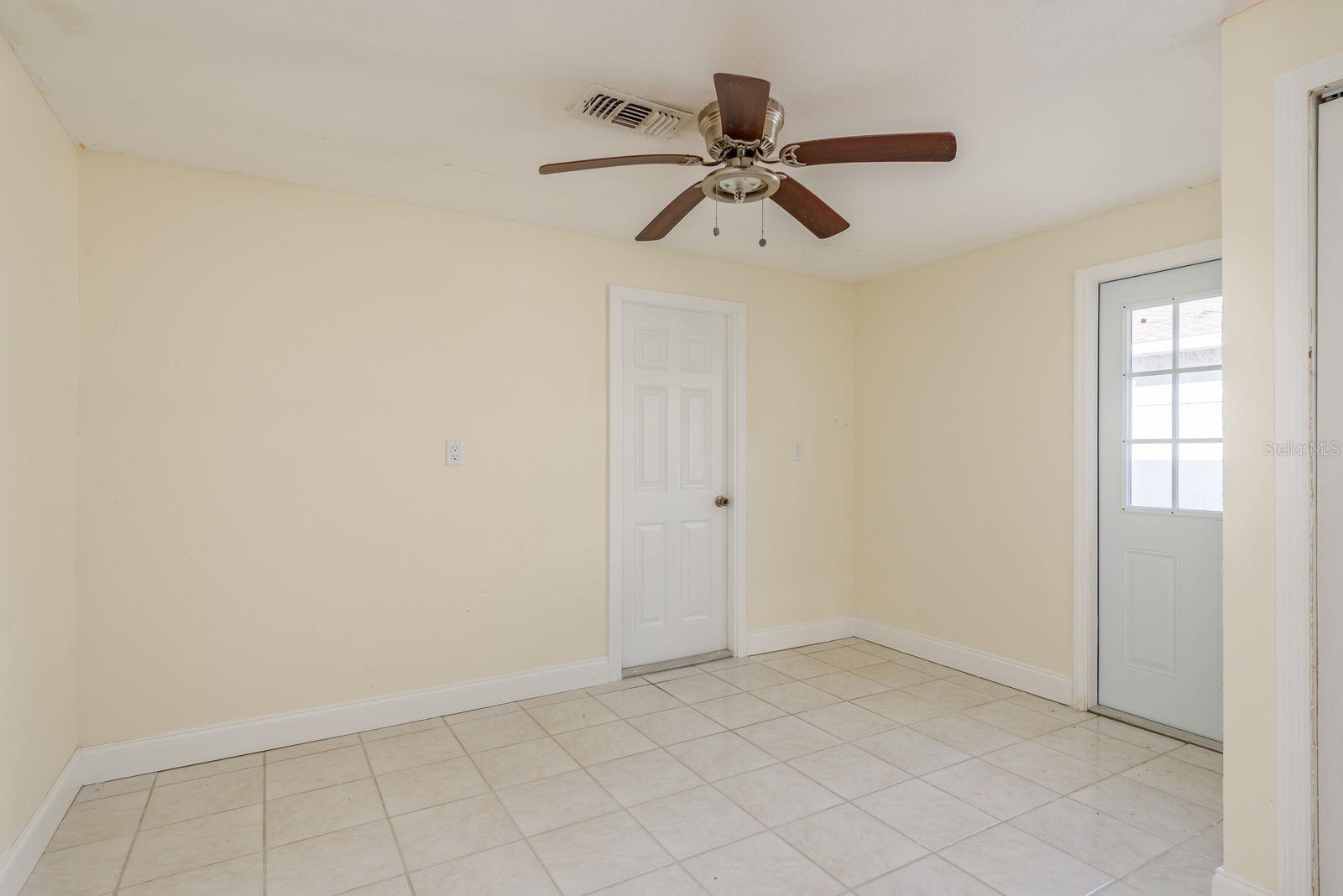 Image 28 of 42 For 13816 Celida Avenue