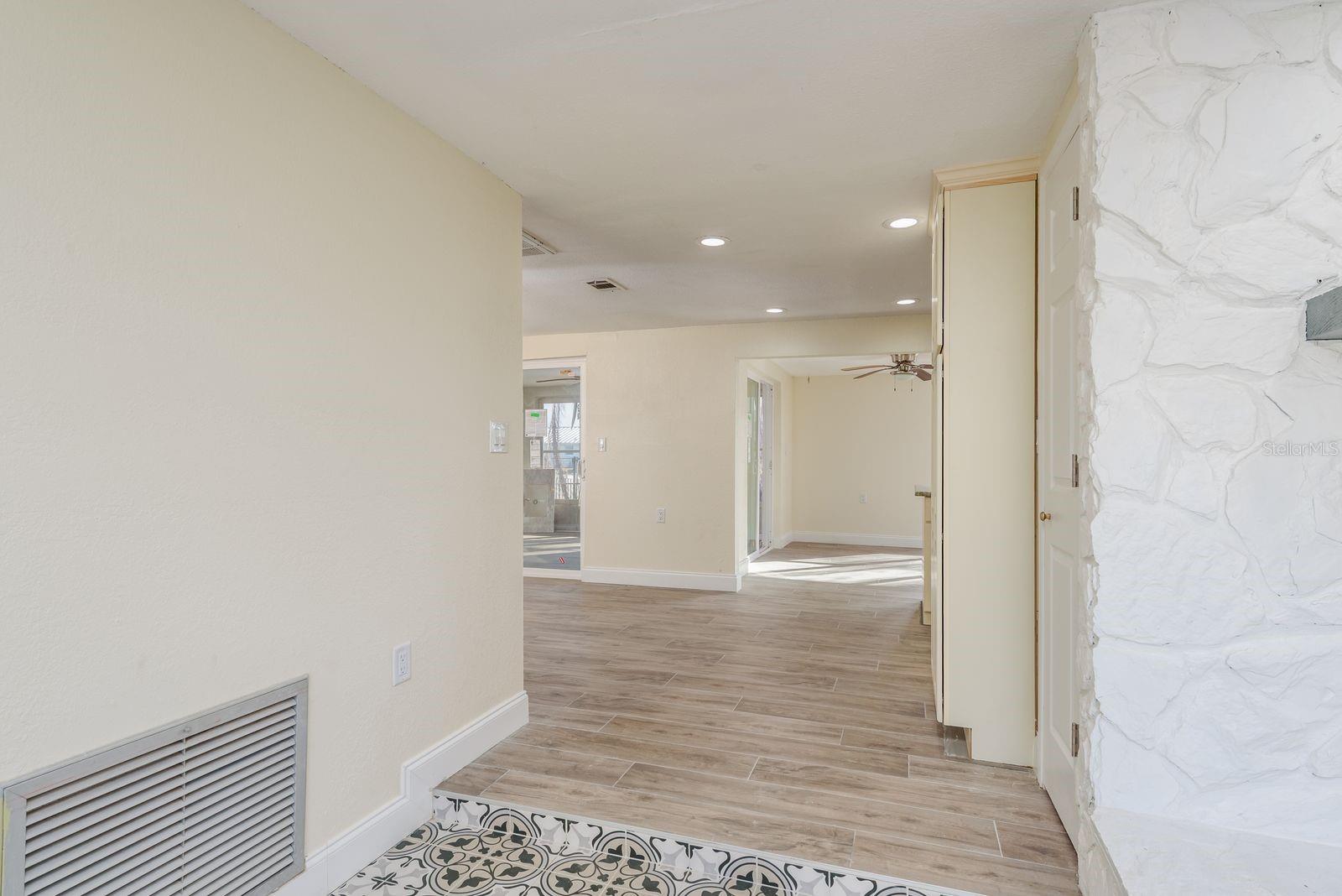 Image 9 of 42 For 13816 Celida Avenue