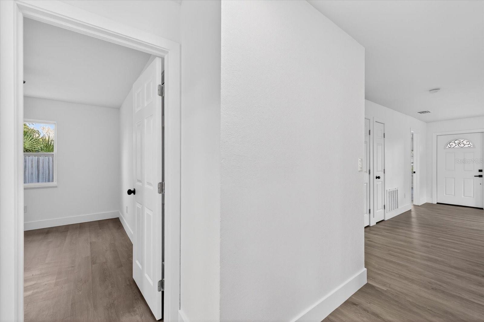 Image 10 of 21 For 4501 16th Avenue S