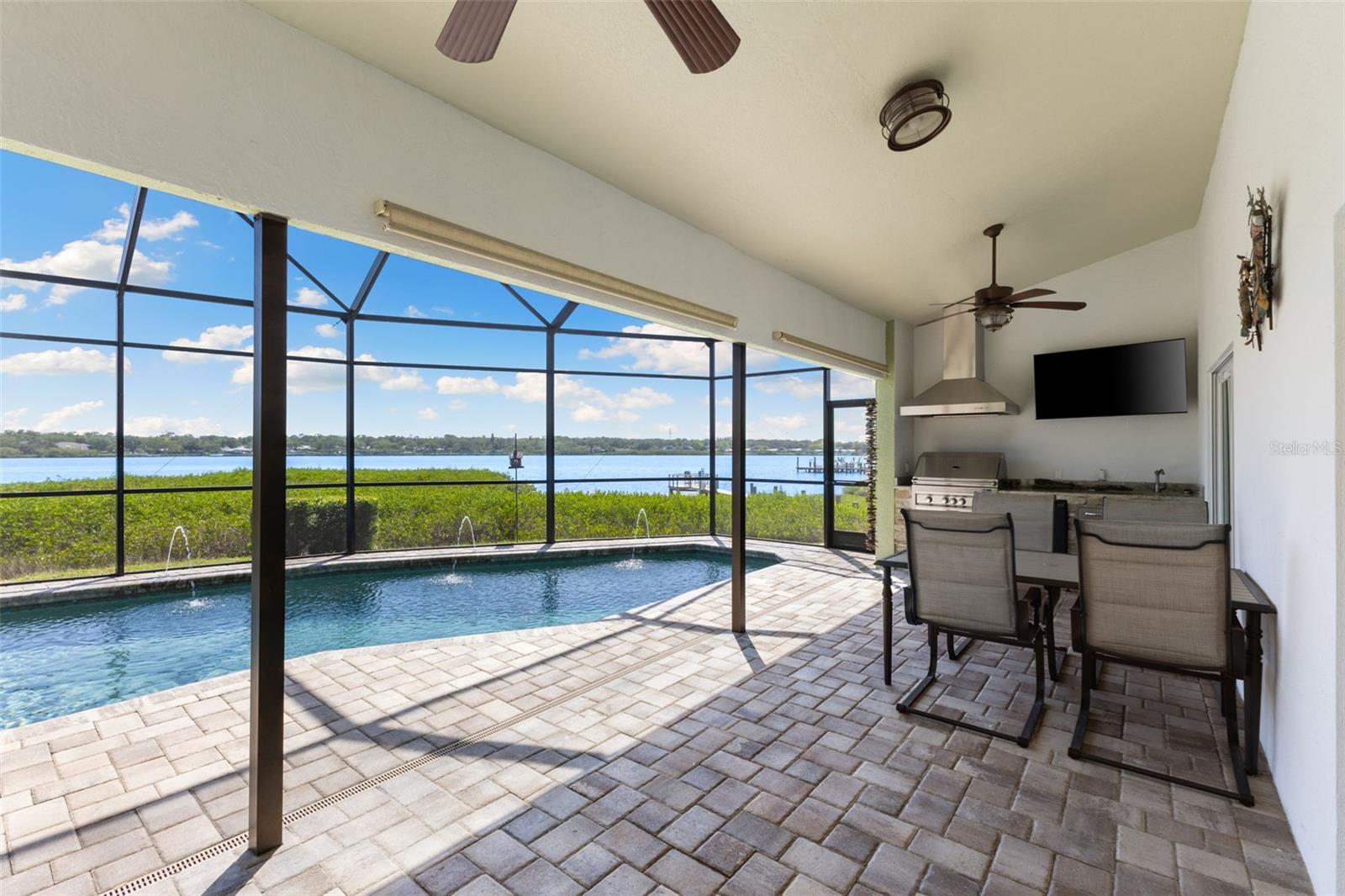 Image 11 of 68 For 826 Christina Circle