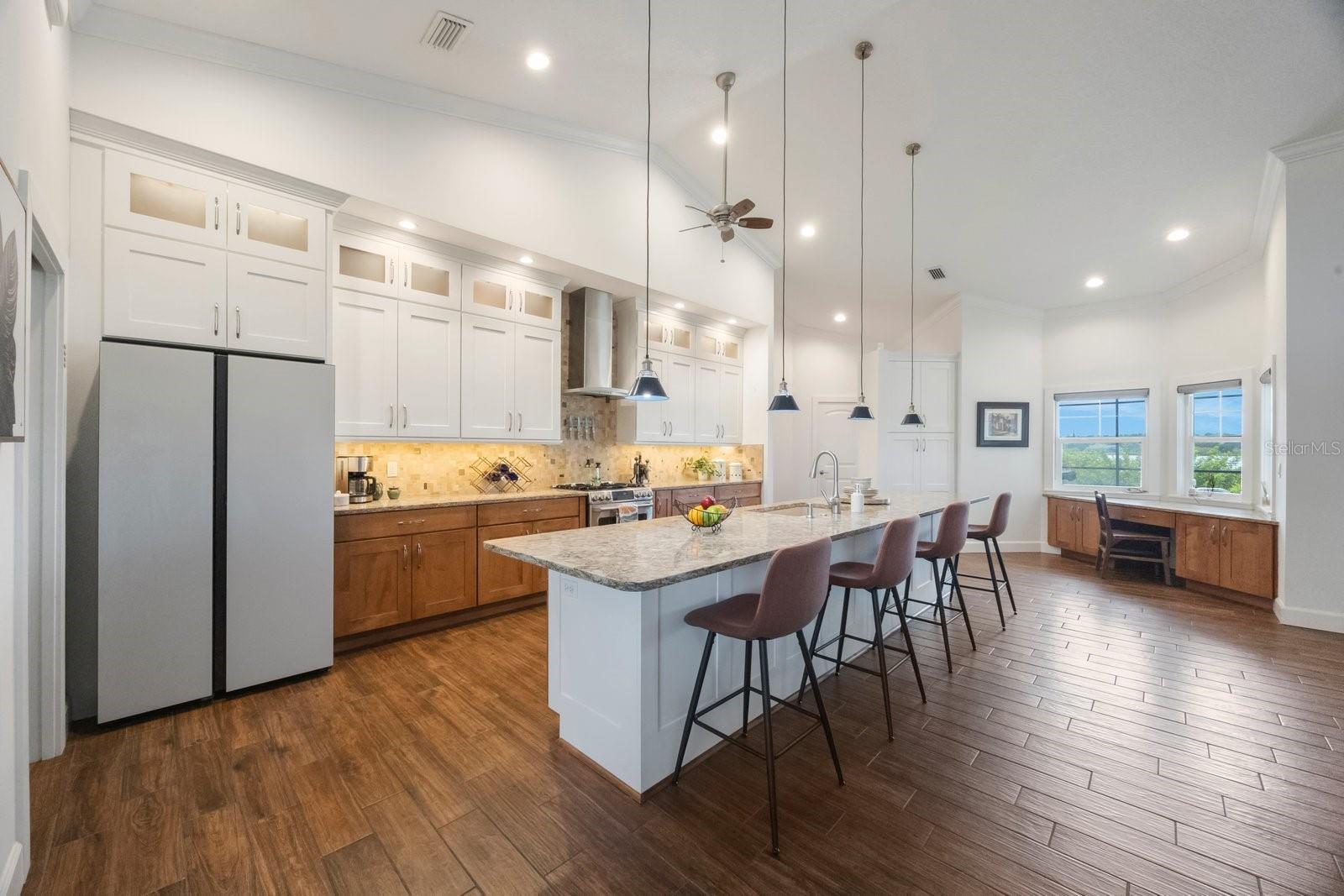 Image 24 of 68 For 826 Christina Circle