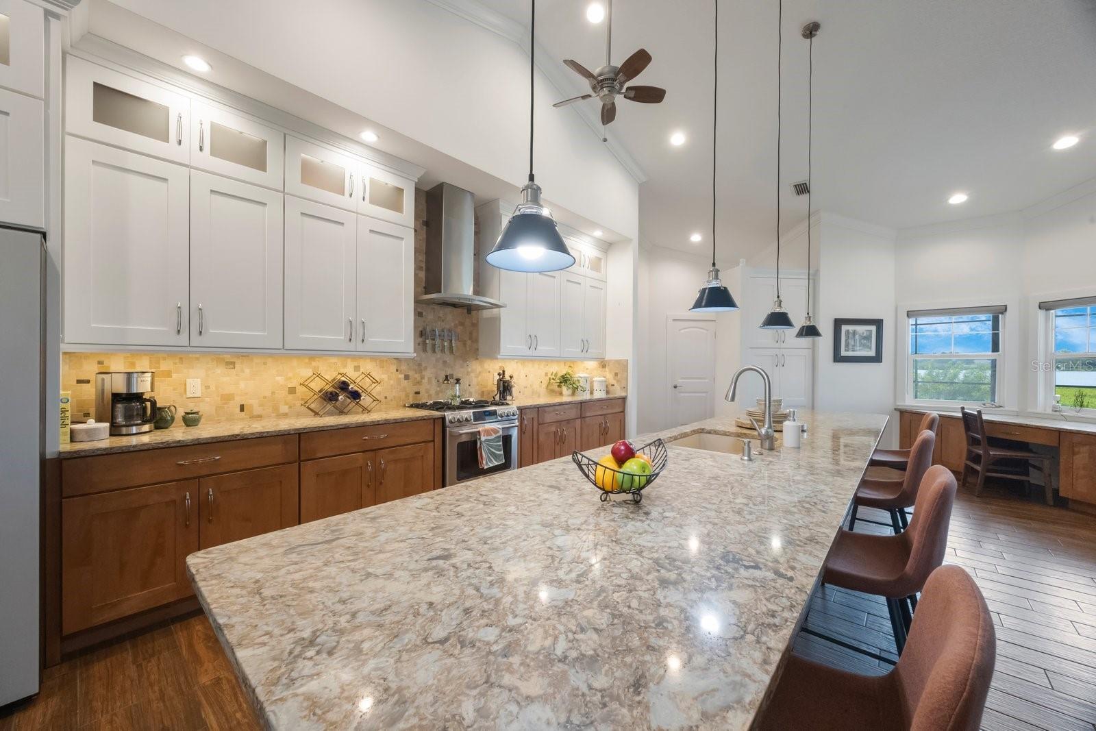 Image 25 of 68 For 826 Christina Circle