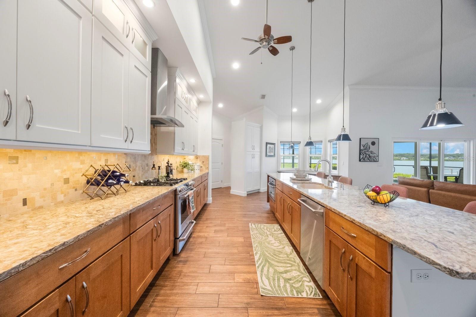 Image 26 of 68 For 826 Christina Circle