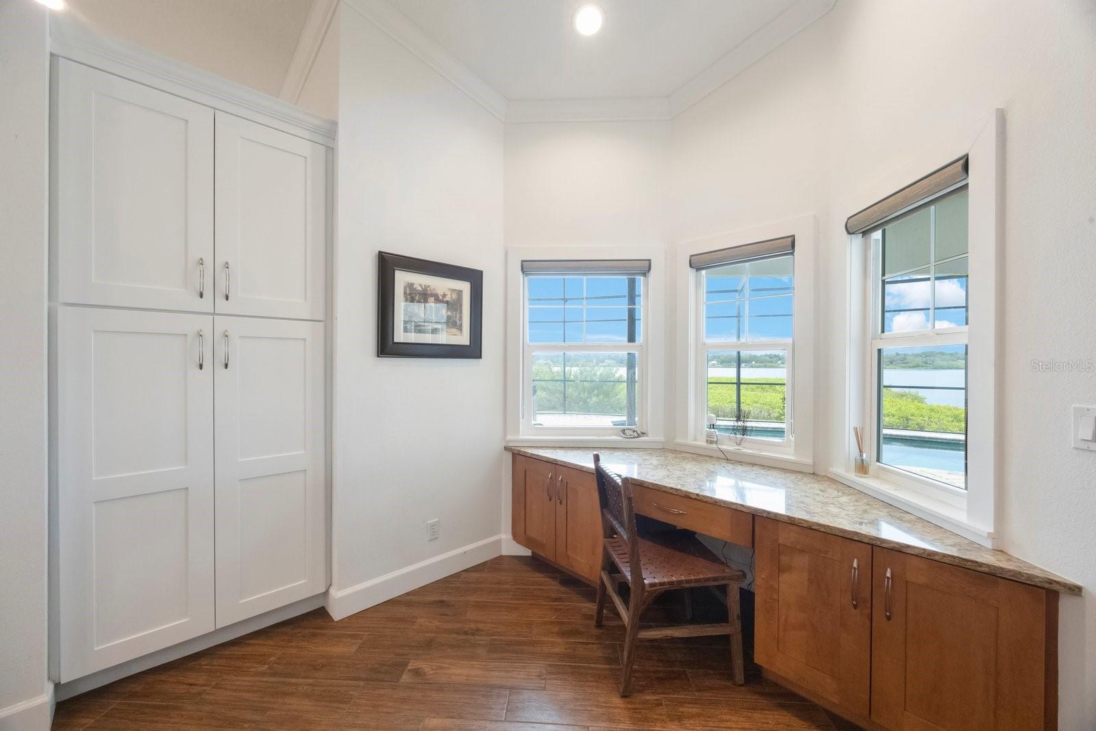 Image 30 of 68 For 826 Christina Circle