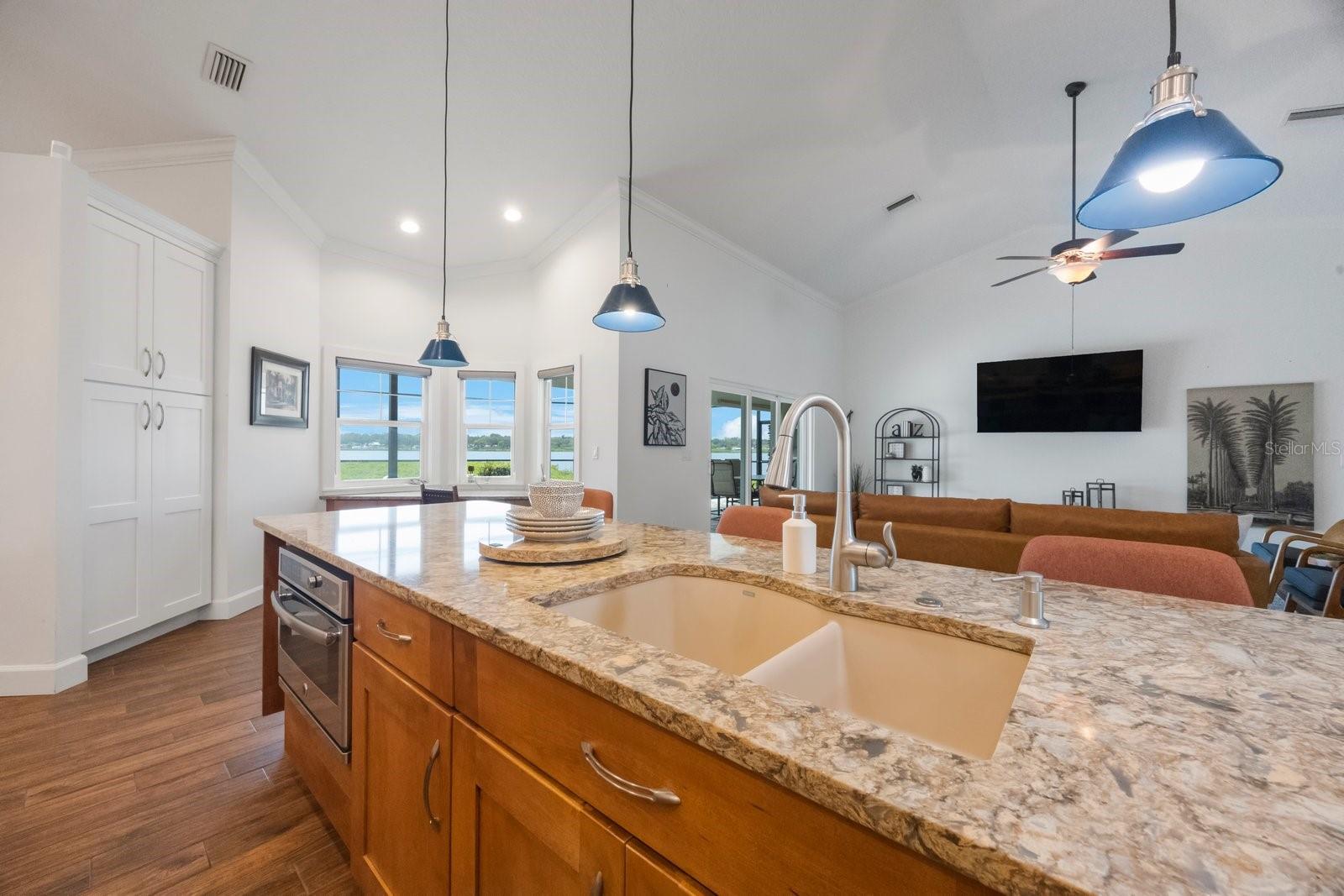 Image 32 of 68 For 826 Christina Circle