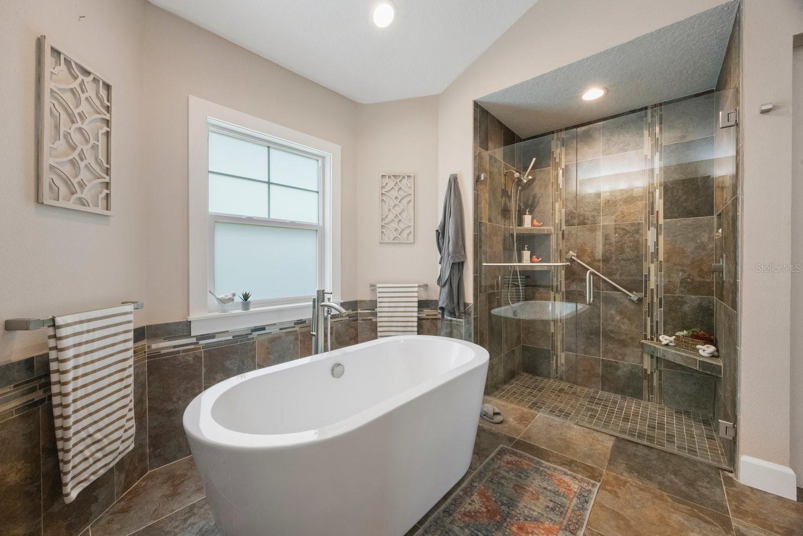 Image 42 of 68 For 826 Christina Circle