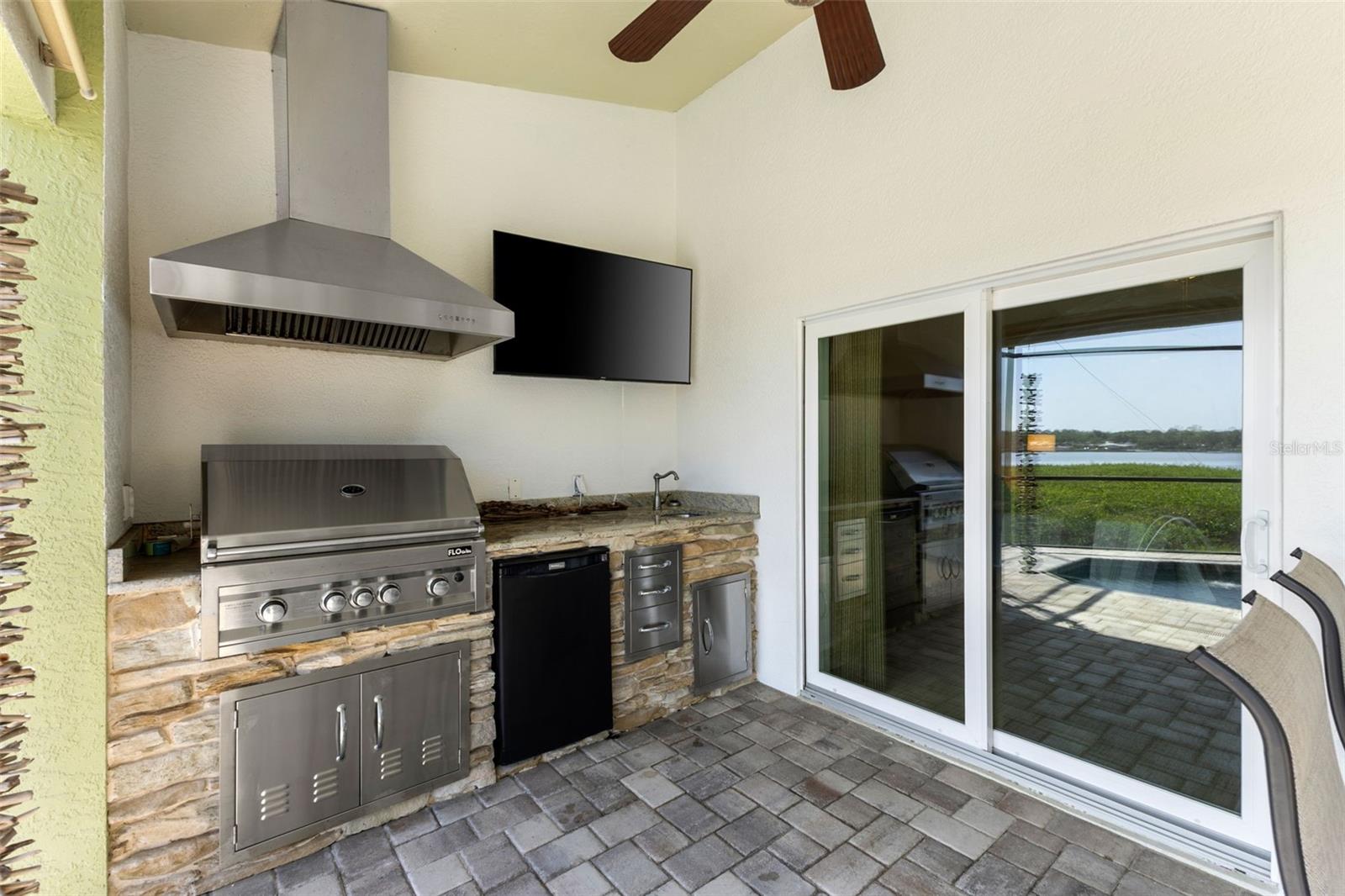 Image 51 of 68 For 826 Christina Circle