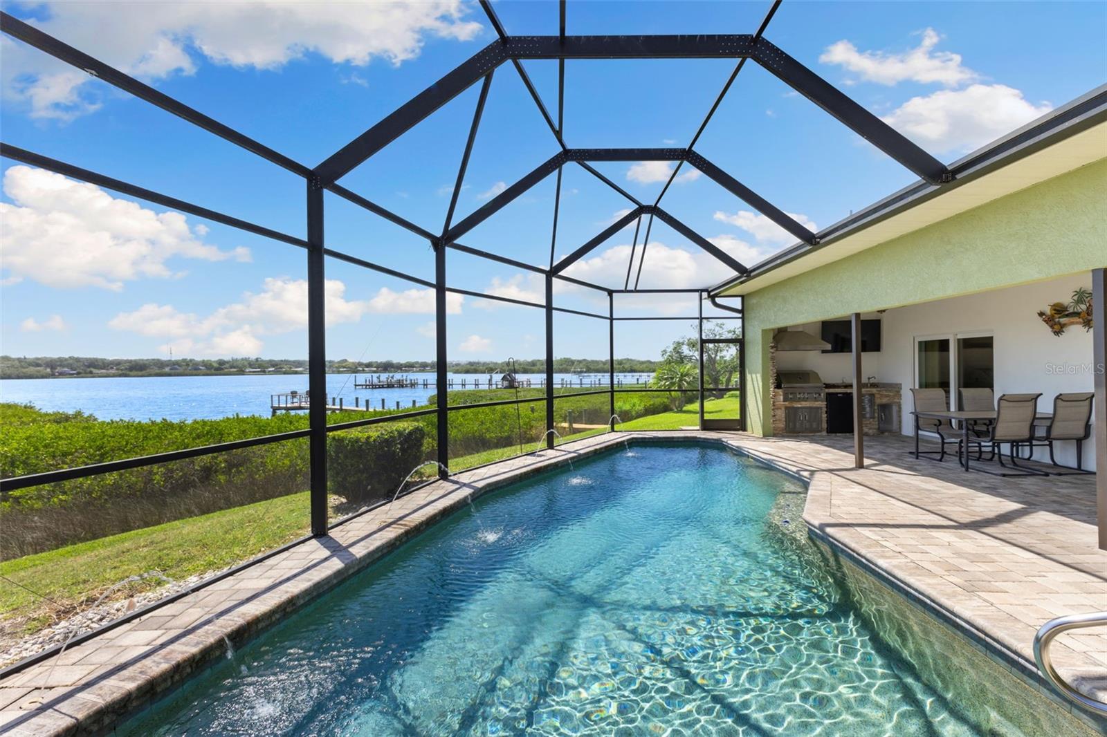 Image 52 of 68 For 826 Christina Circle