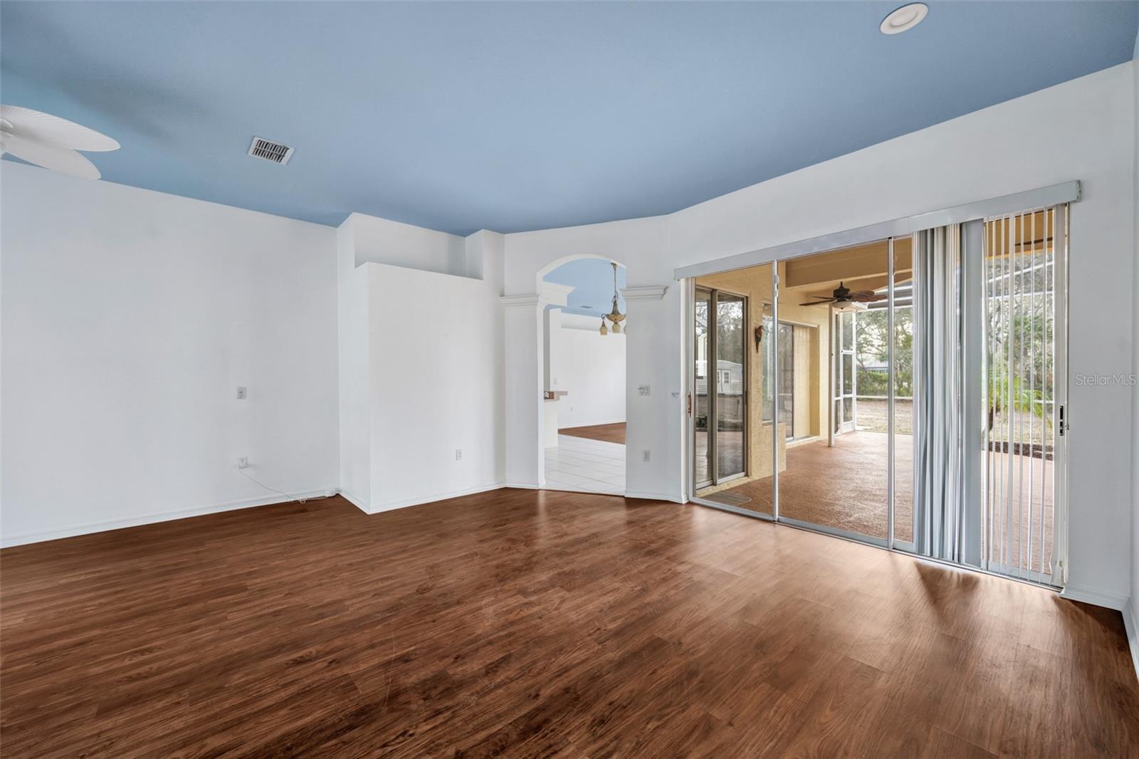 Image 10 of 90 For 18041 Owego Street