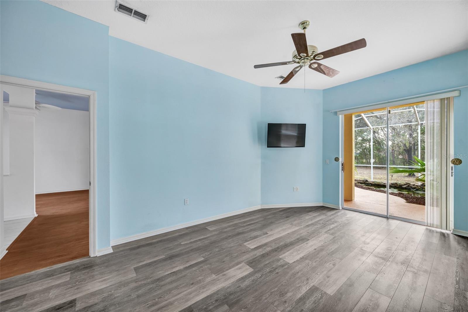 Image 14 of 90 For 18041 Owego Street