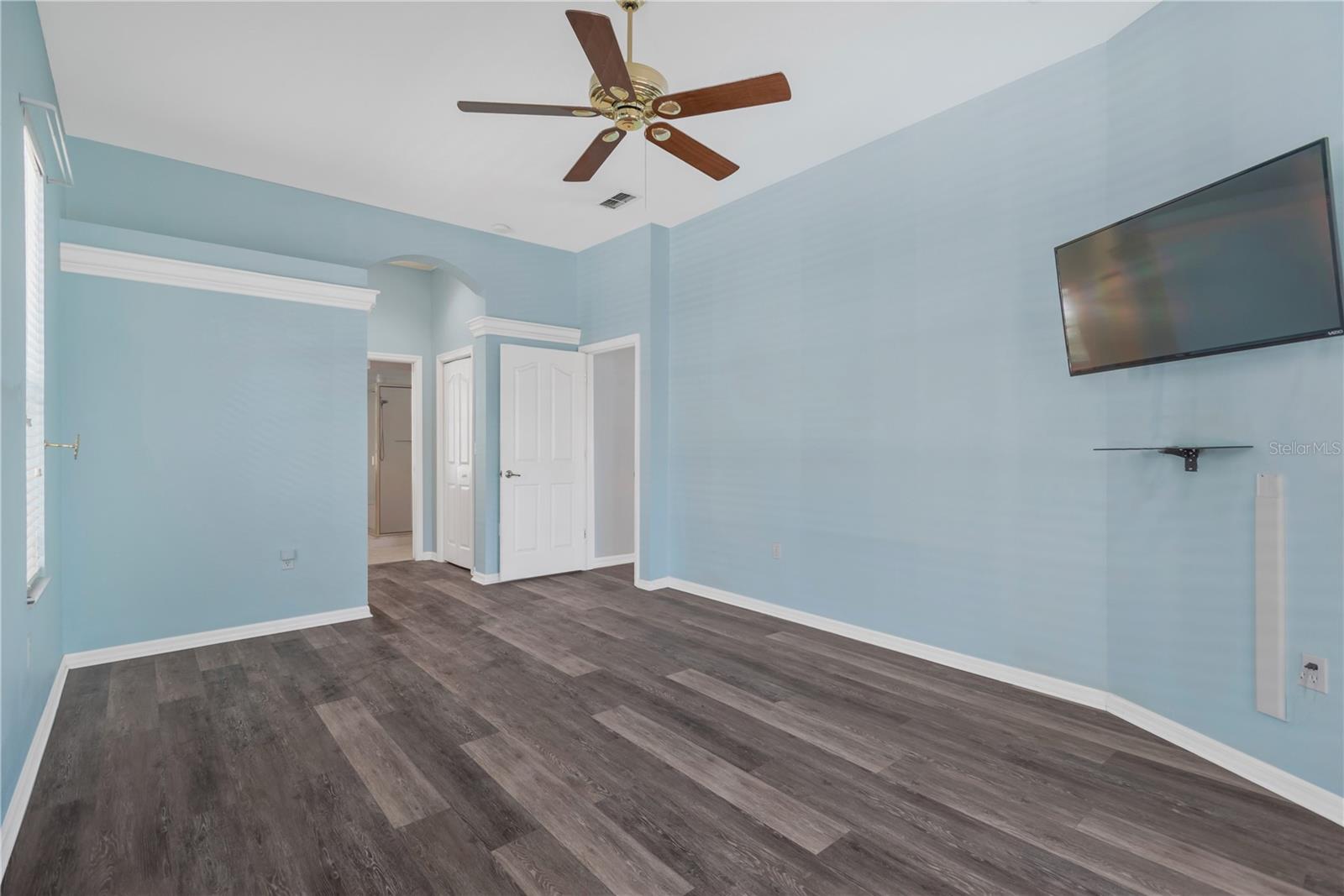 Image 15 of 90 For 18041 Owego Street