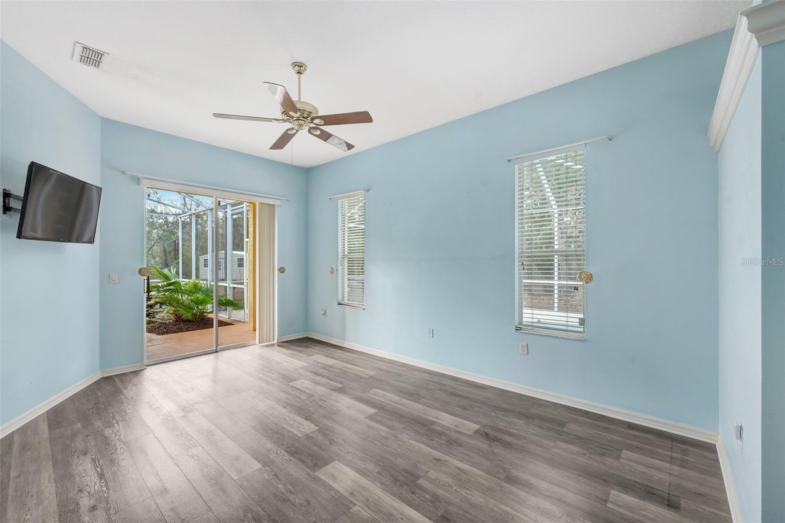 Image 16 of 90 For 18041 Owego Street