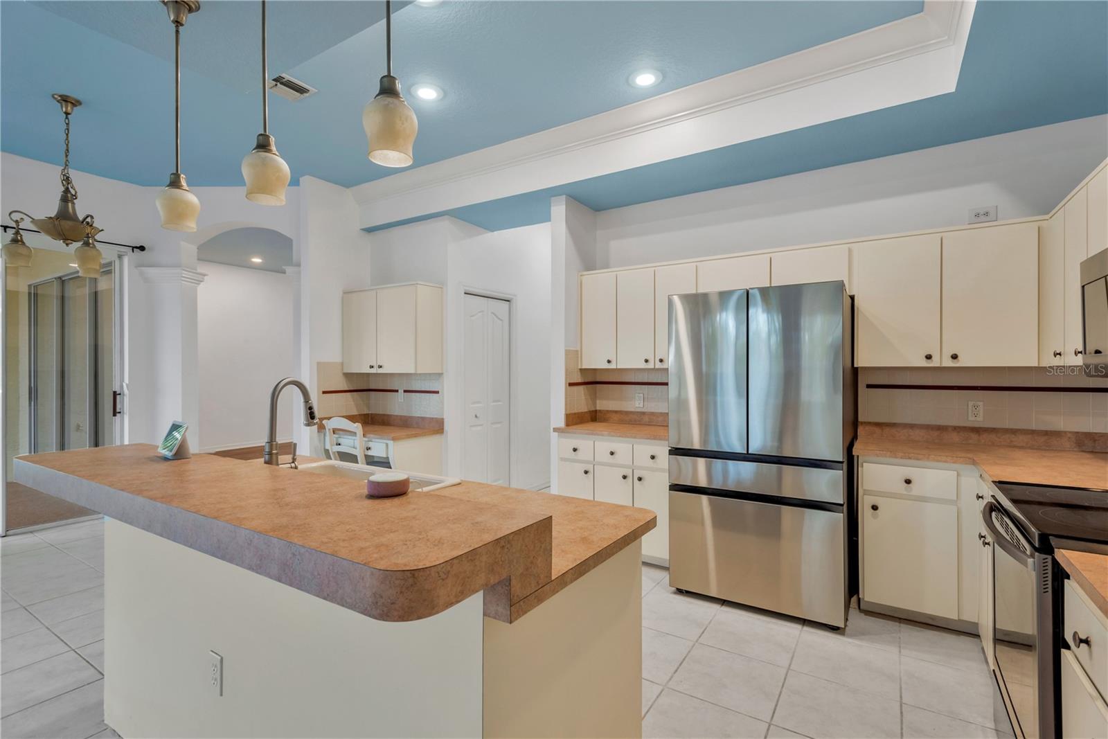 Image 33 of 90 For 18041 Owego Street