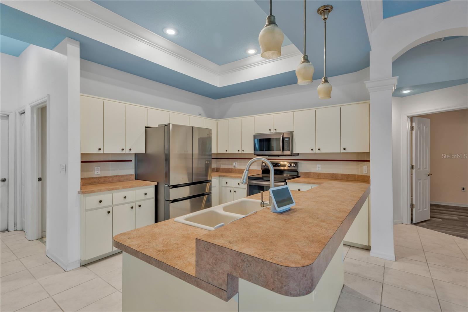 Image 35 of 90 For 18041 Owego Street