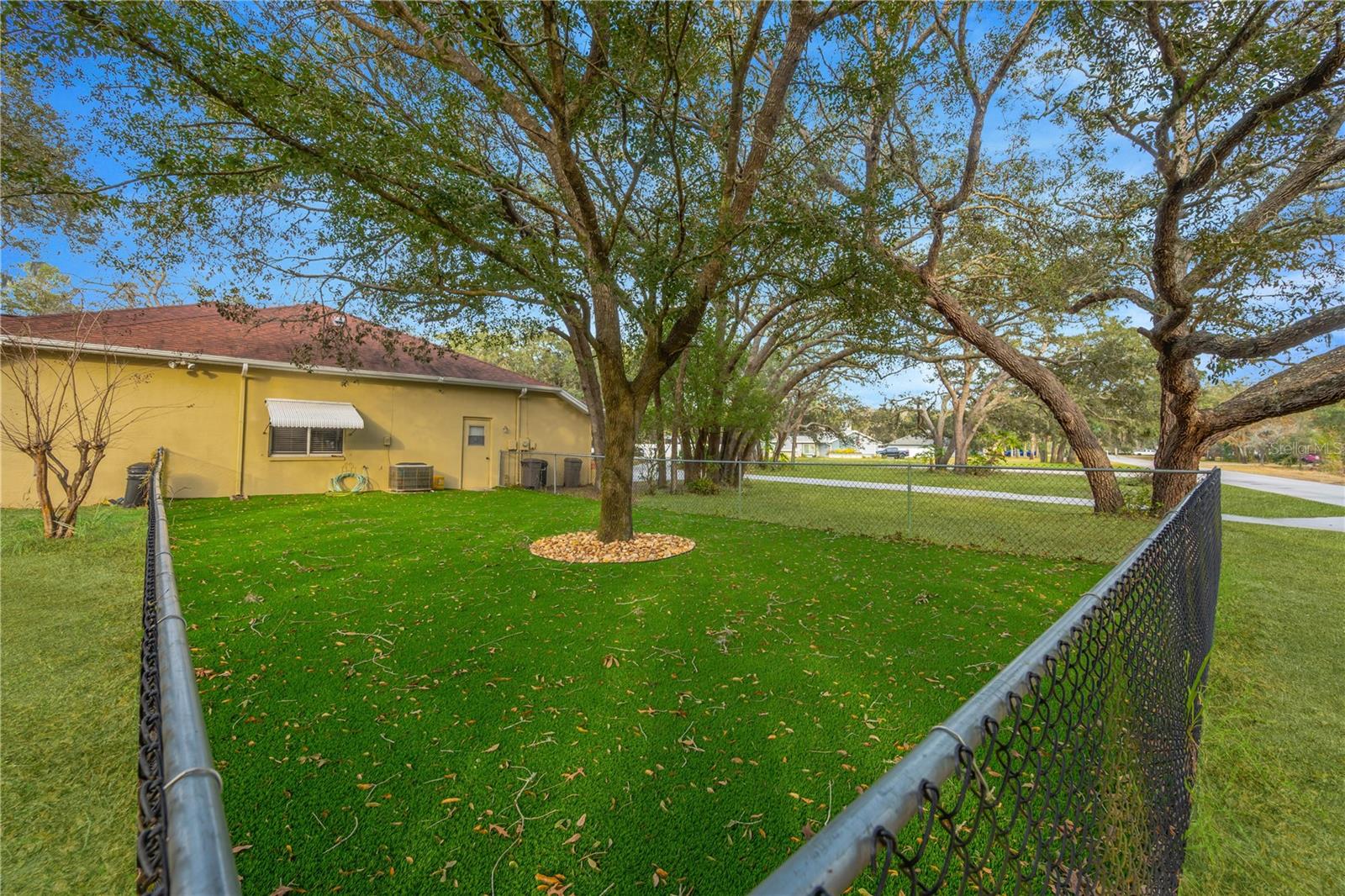 Image 72 of 90 For 18041 Owego Street