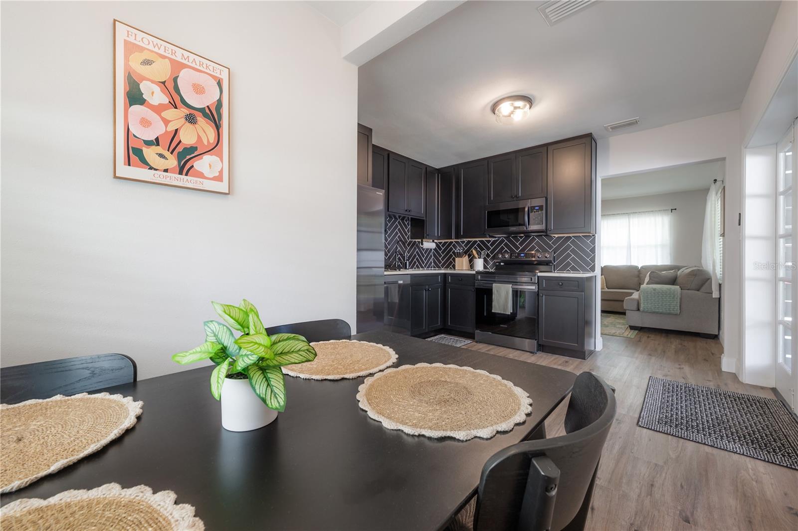 Image 18 of 42 For 2400 34th Avenue N