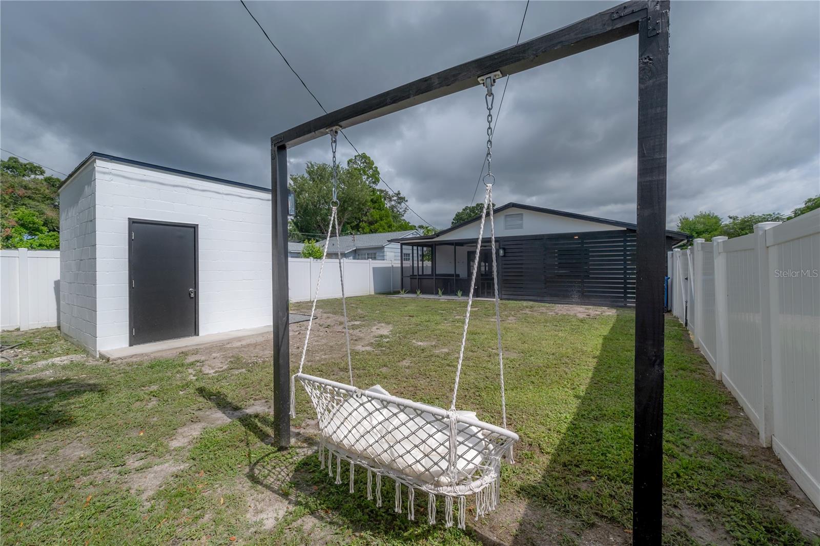 Image 36 of 42 For 2400 34th Avenue N