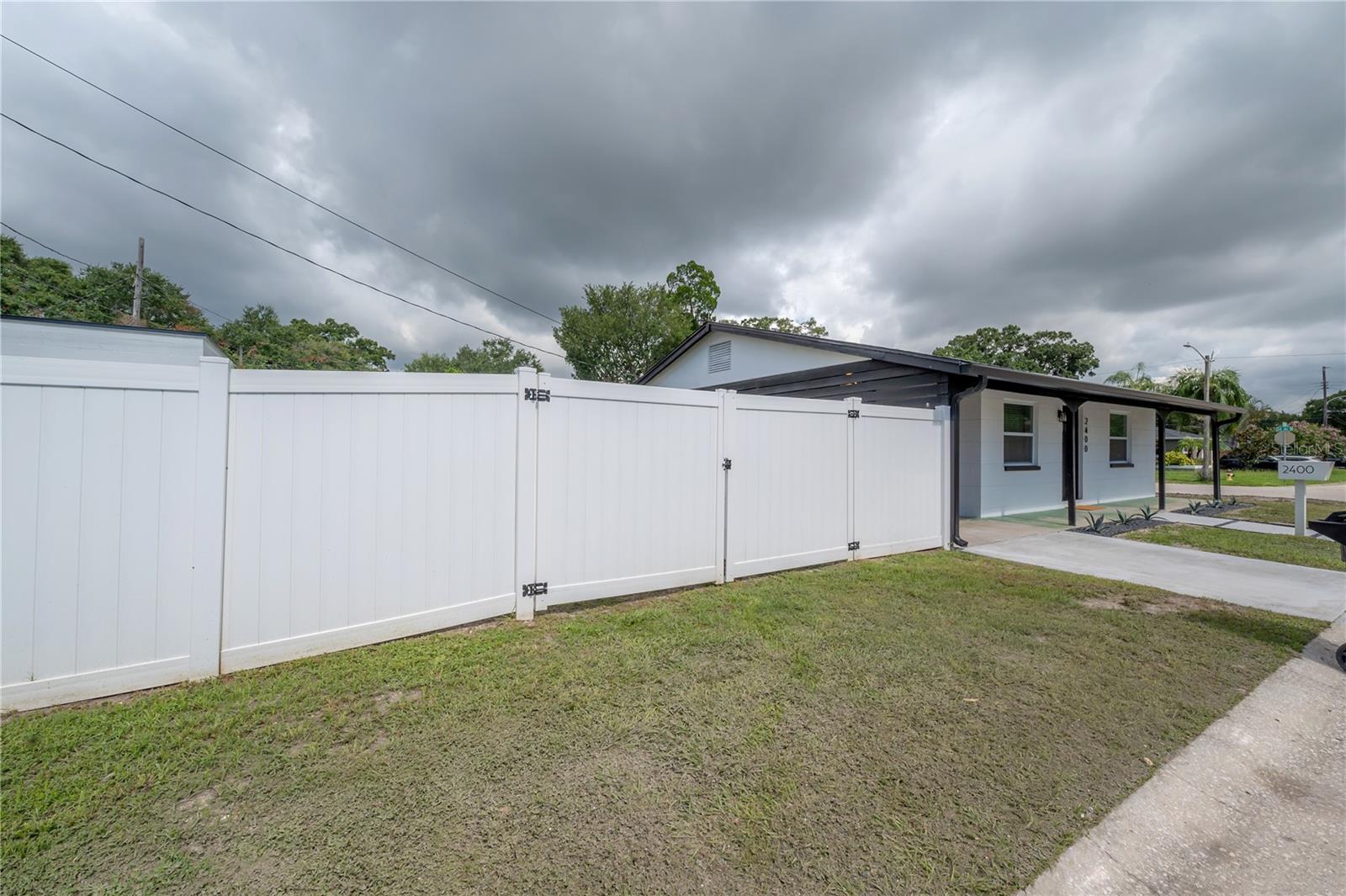 Image 6 of 42 For 2400 34th Avenue N