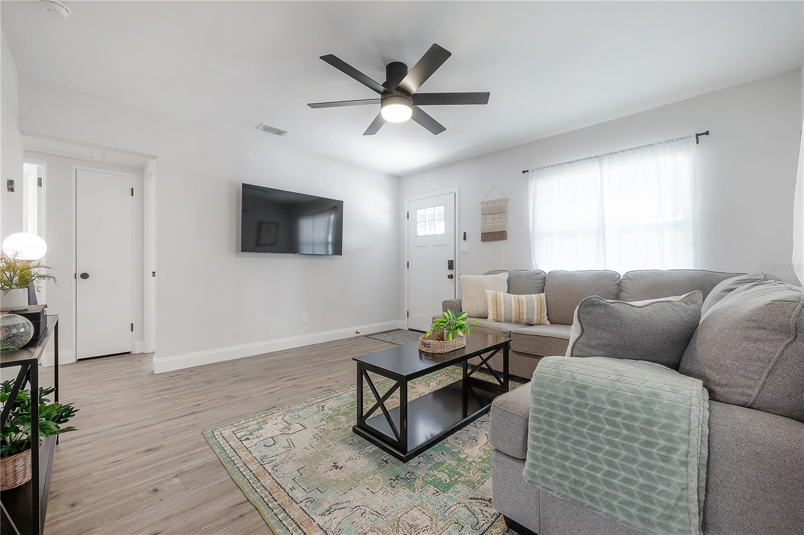 Image 9 of 42 For 2400 34th Avenue N