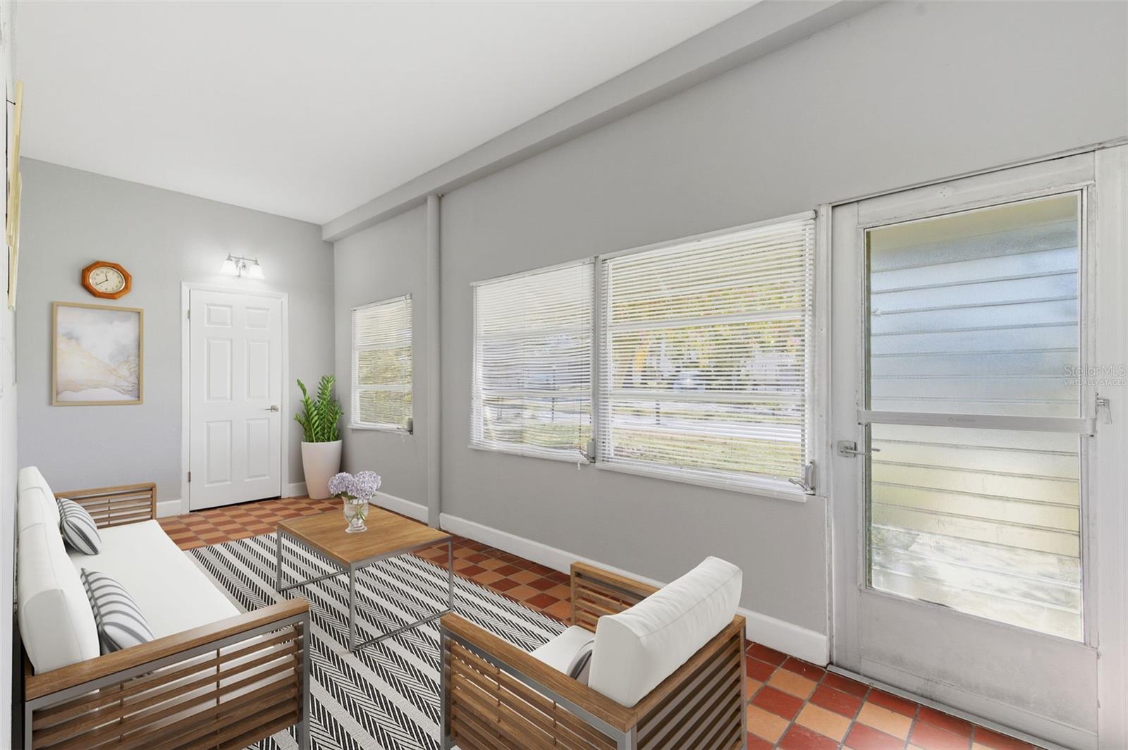 Listing photo id 22 for 4001 58th Street N 14