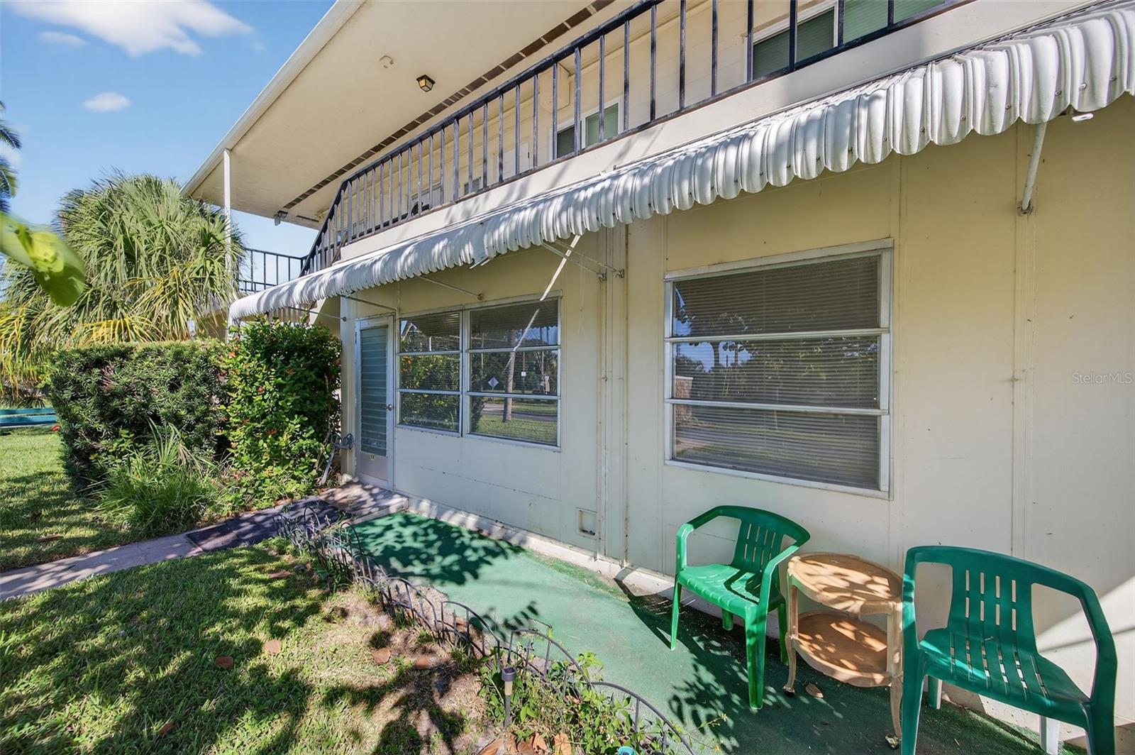 Listing photo id 27 for 4001 58th Street N 14