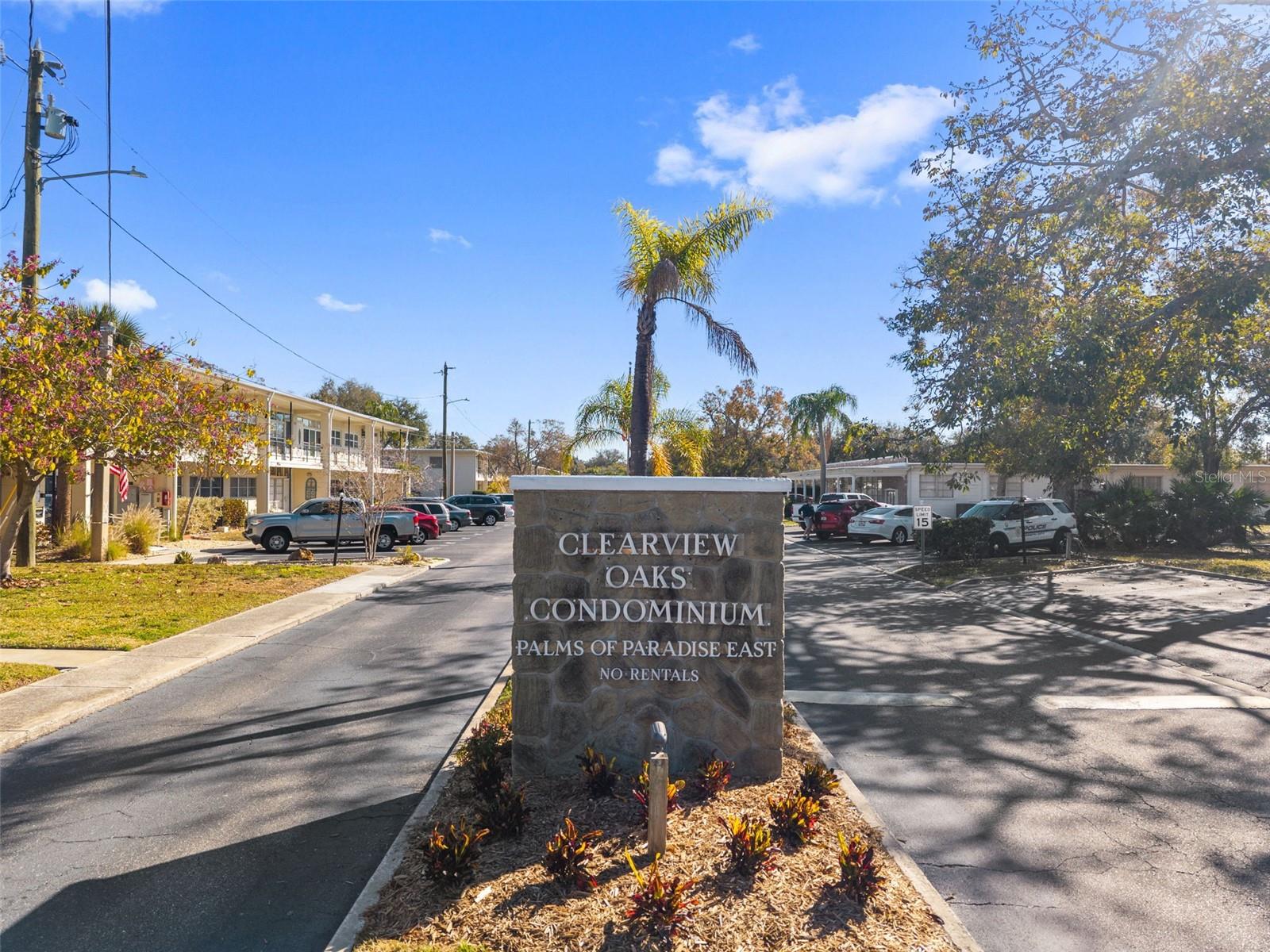 Listing photo id 29 for 4001 58th Street N 14