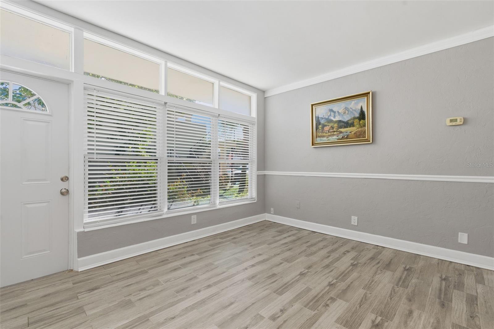 Listing photo id 6 for 4001 58th Street N 14