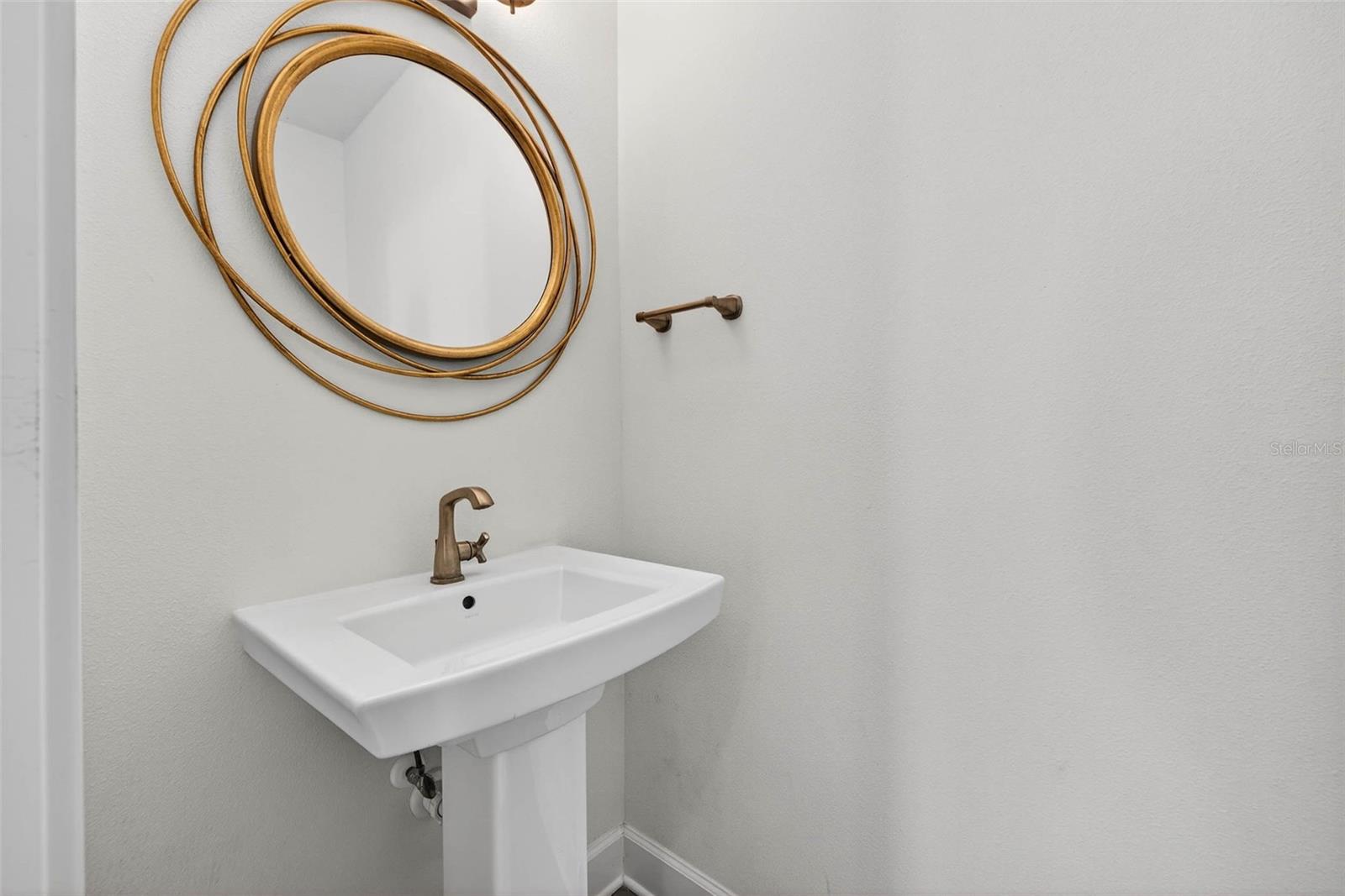 Image 14 of 35 For 104 26th Street N