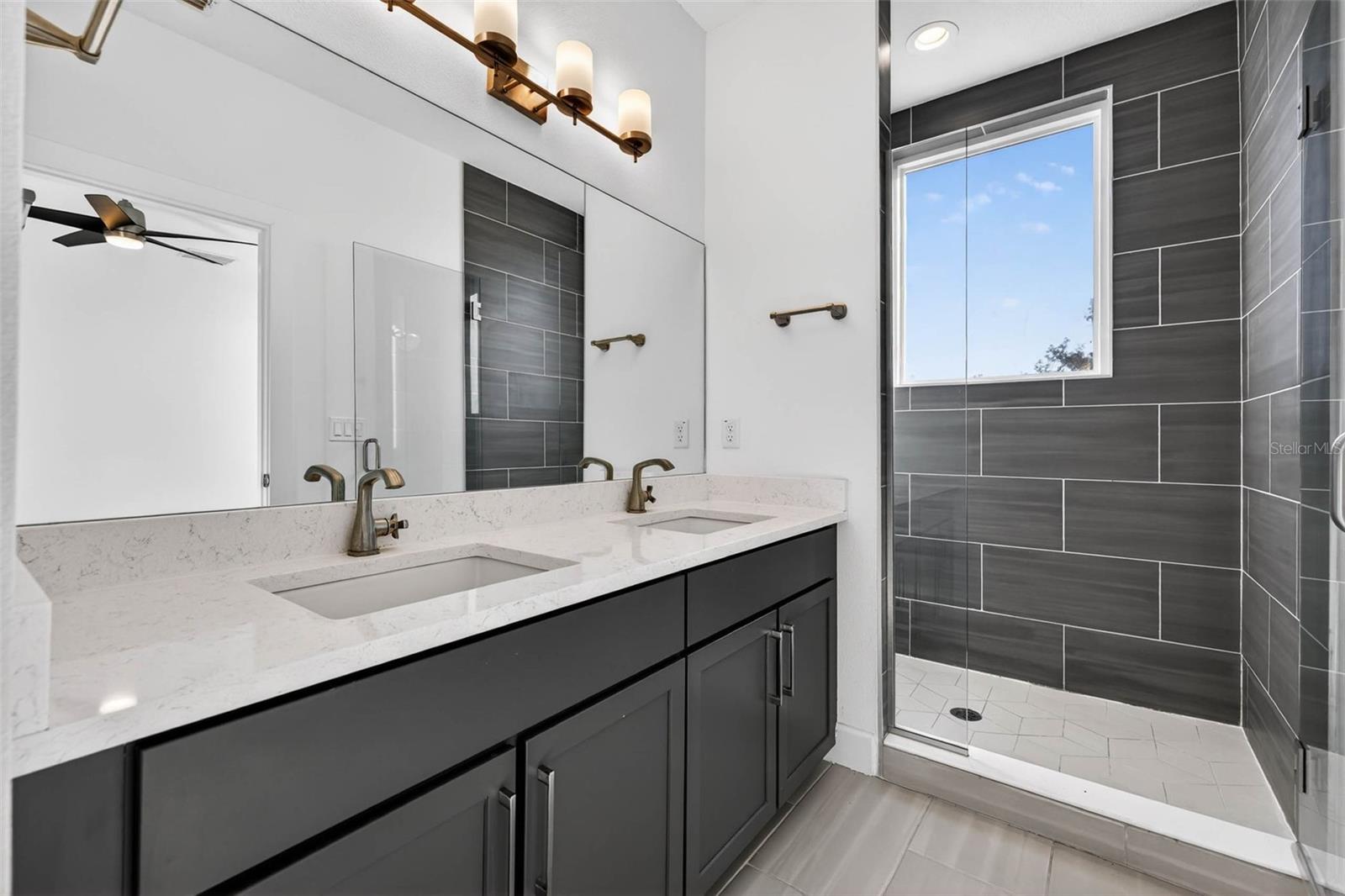 Image 21 of 35 For 104 26th Street N