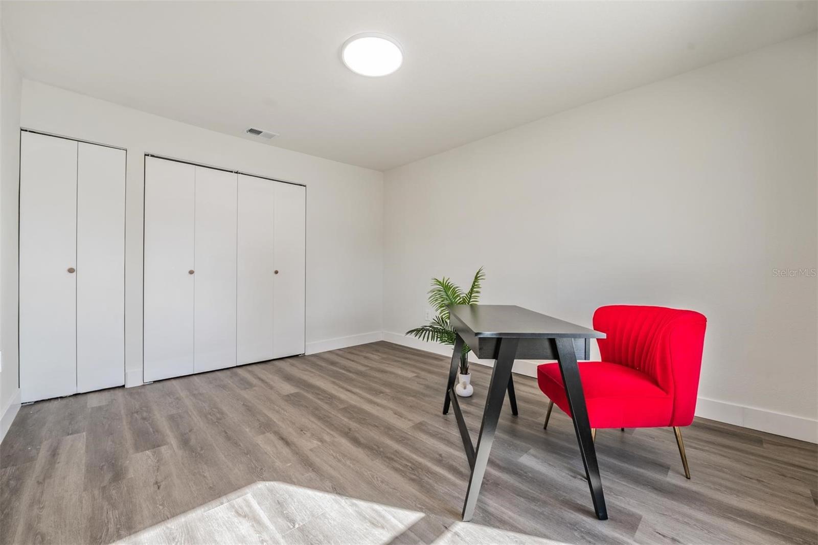 Image 20 of 43 For 66 Lake Shore Drive