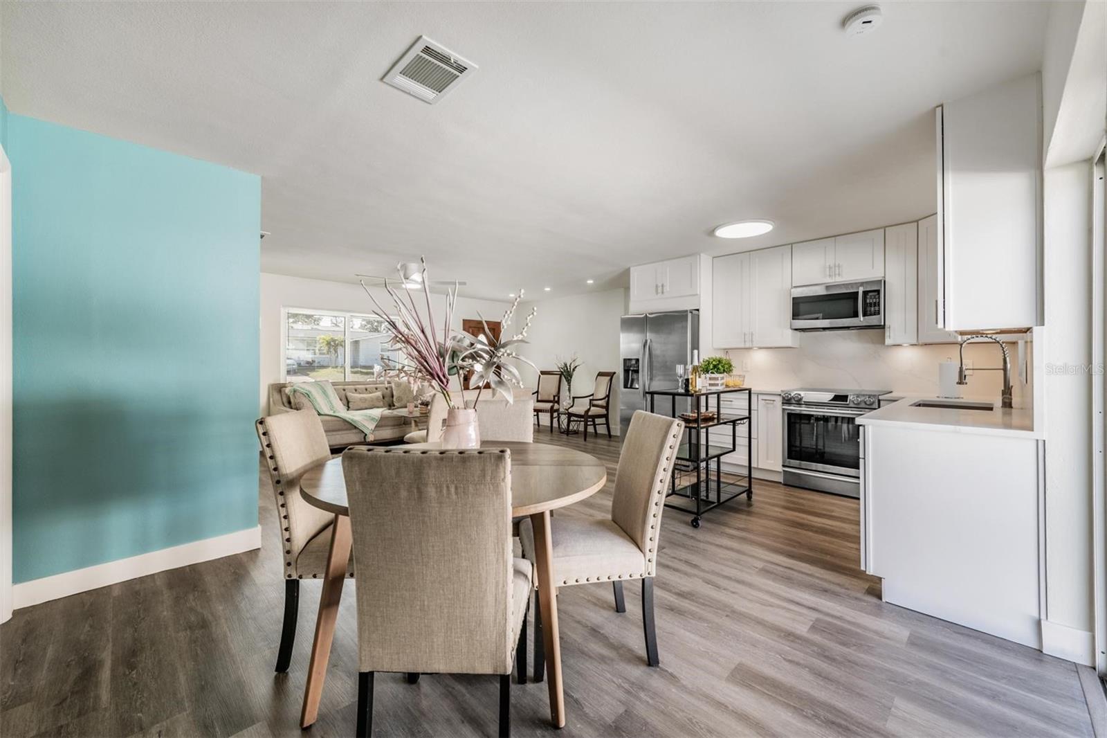 Image 6 of 43 For 66 Lake Shore Drive