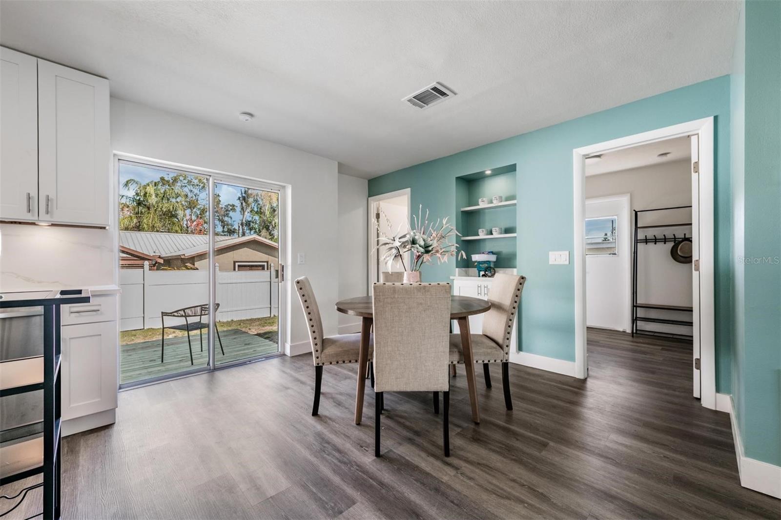 Image 7 of 43 For 66 Lake Shore Drive