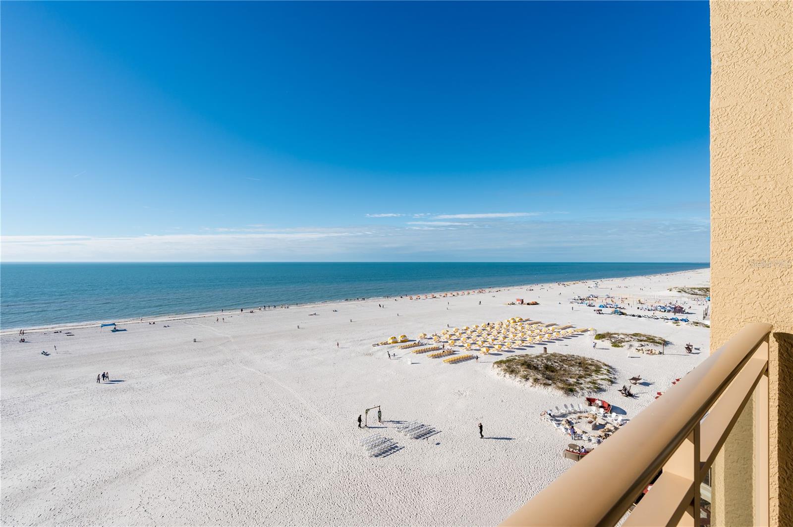 Listing photo id 11 for 11 Baymont Street 702