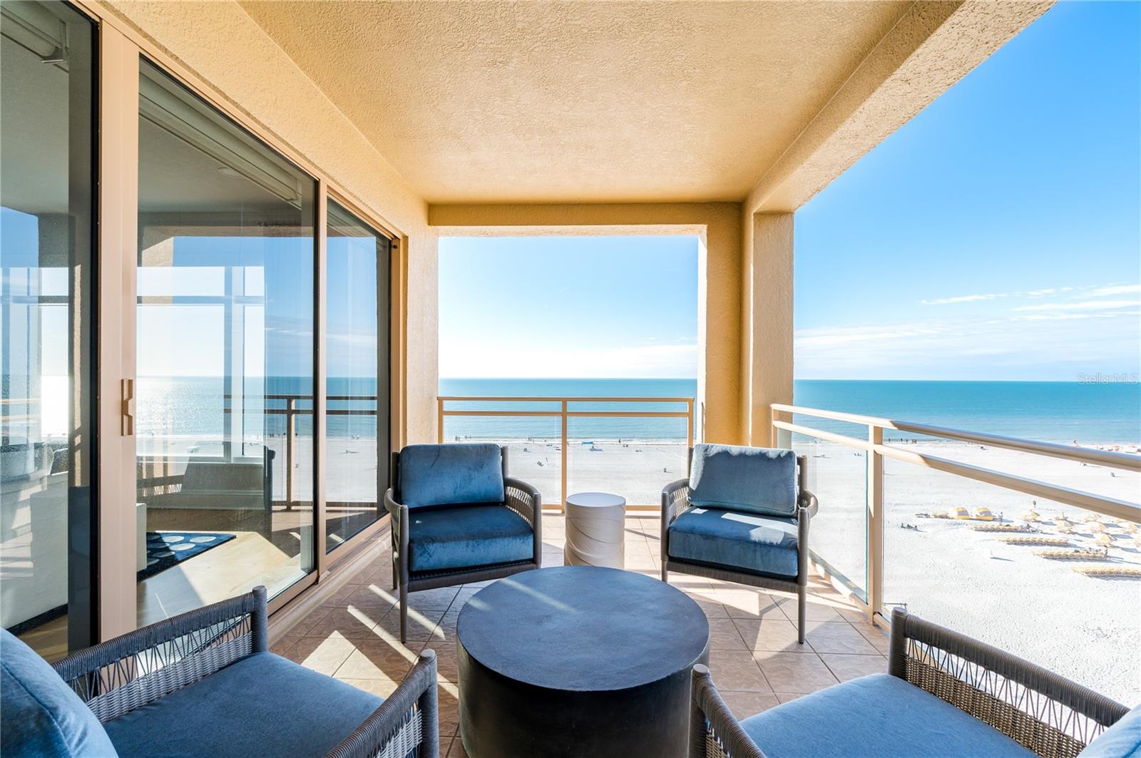 Listing photo id 14 for 11 Baymont Street 702