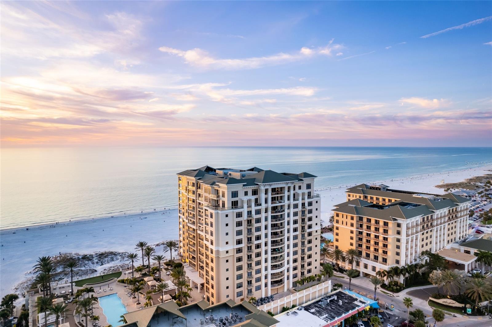 Listing photo id 0 for 11 Baymont Street 702