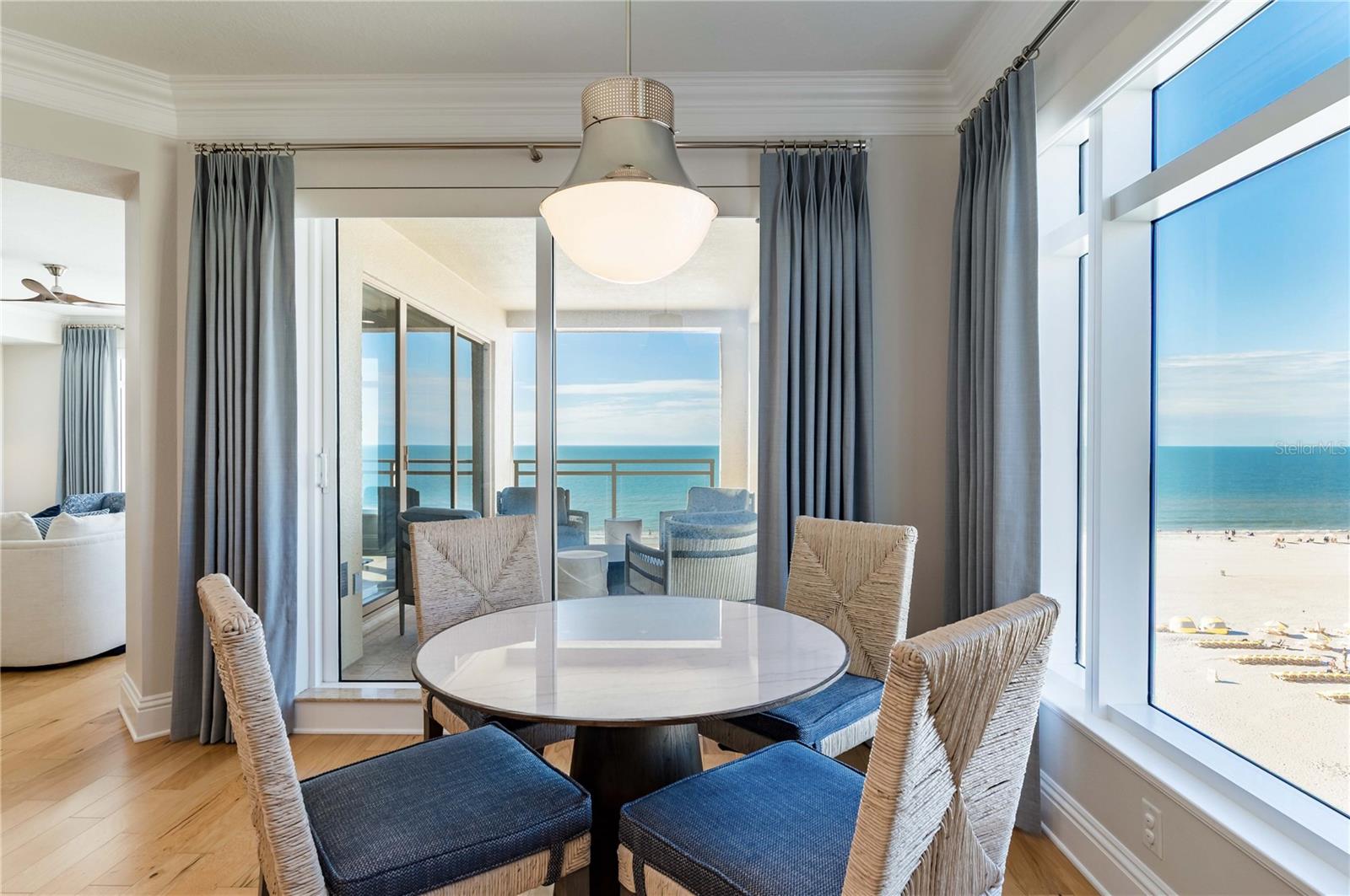 Listing photo id 27 for 11 Baymont Street 702