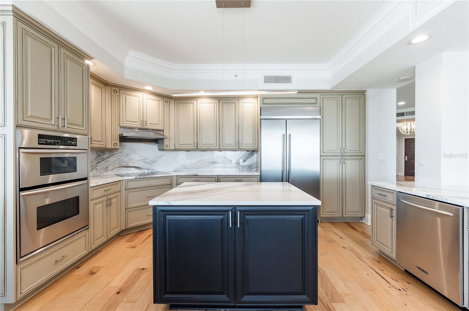 Listing photo id 29 for 11 Baymont Street 702