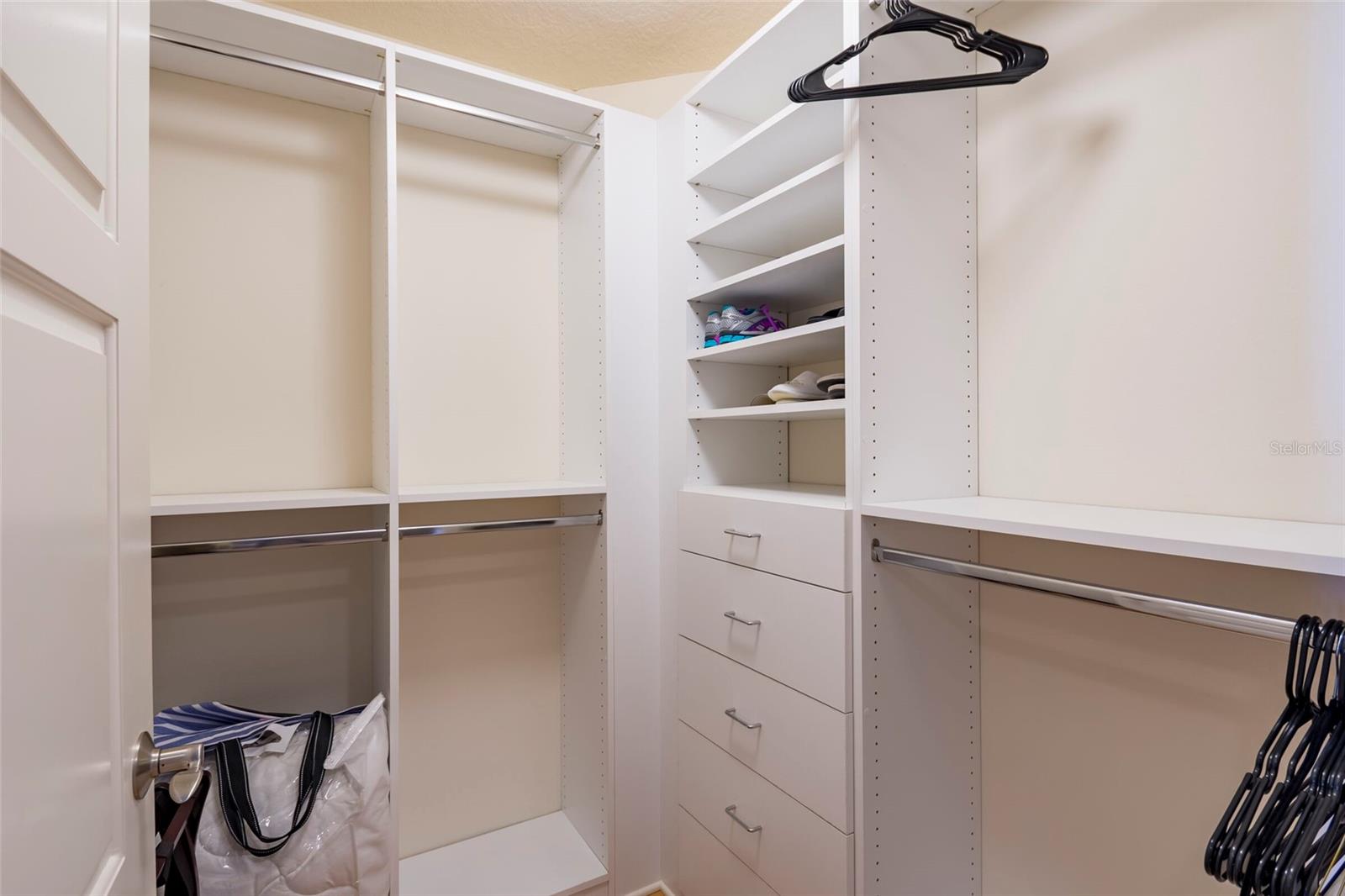 Listing photo id 43 for 11 Baymont Street 702