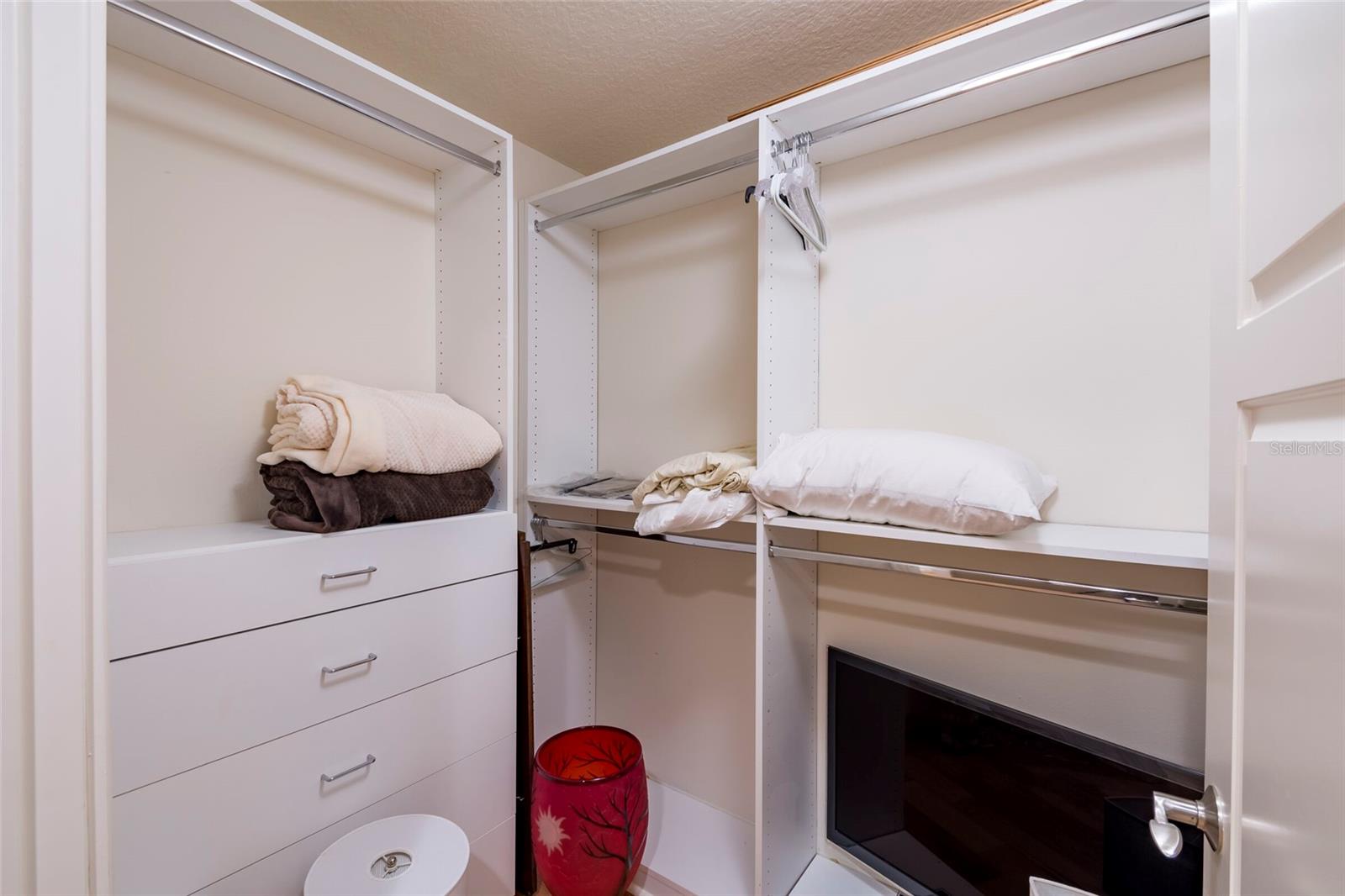 Listing photo id 44 for 11 Baymont Street 702