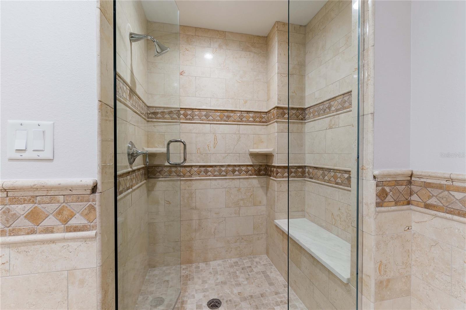 Listing photo id 47 for 11 Baymont Street 702