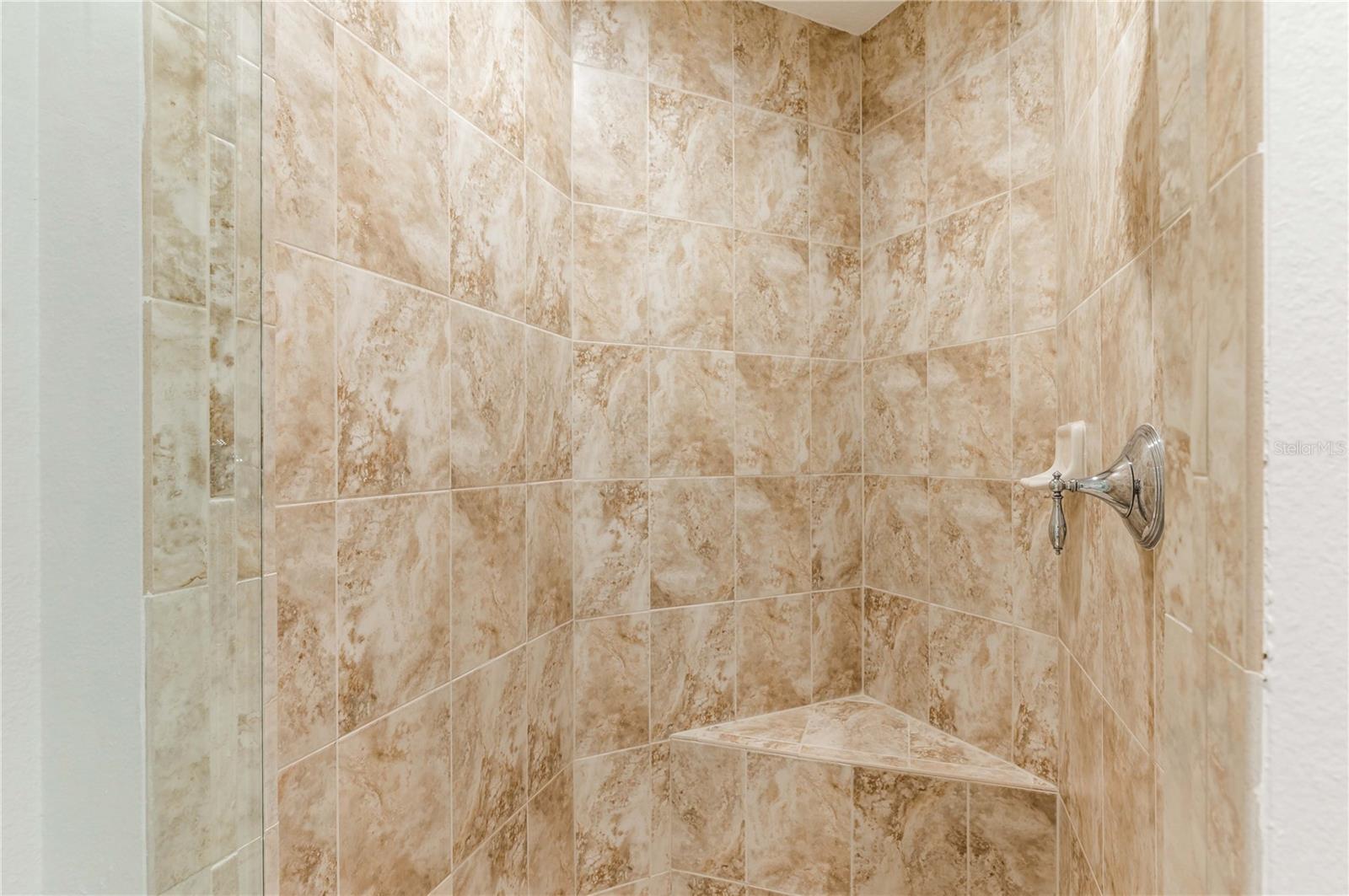 Listing photo id 60 for 11 Baymont Street 702