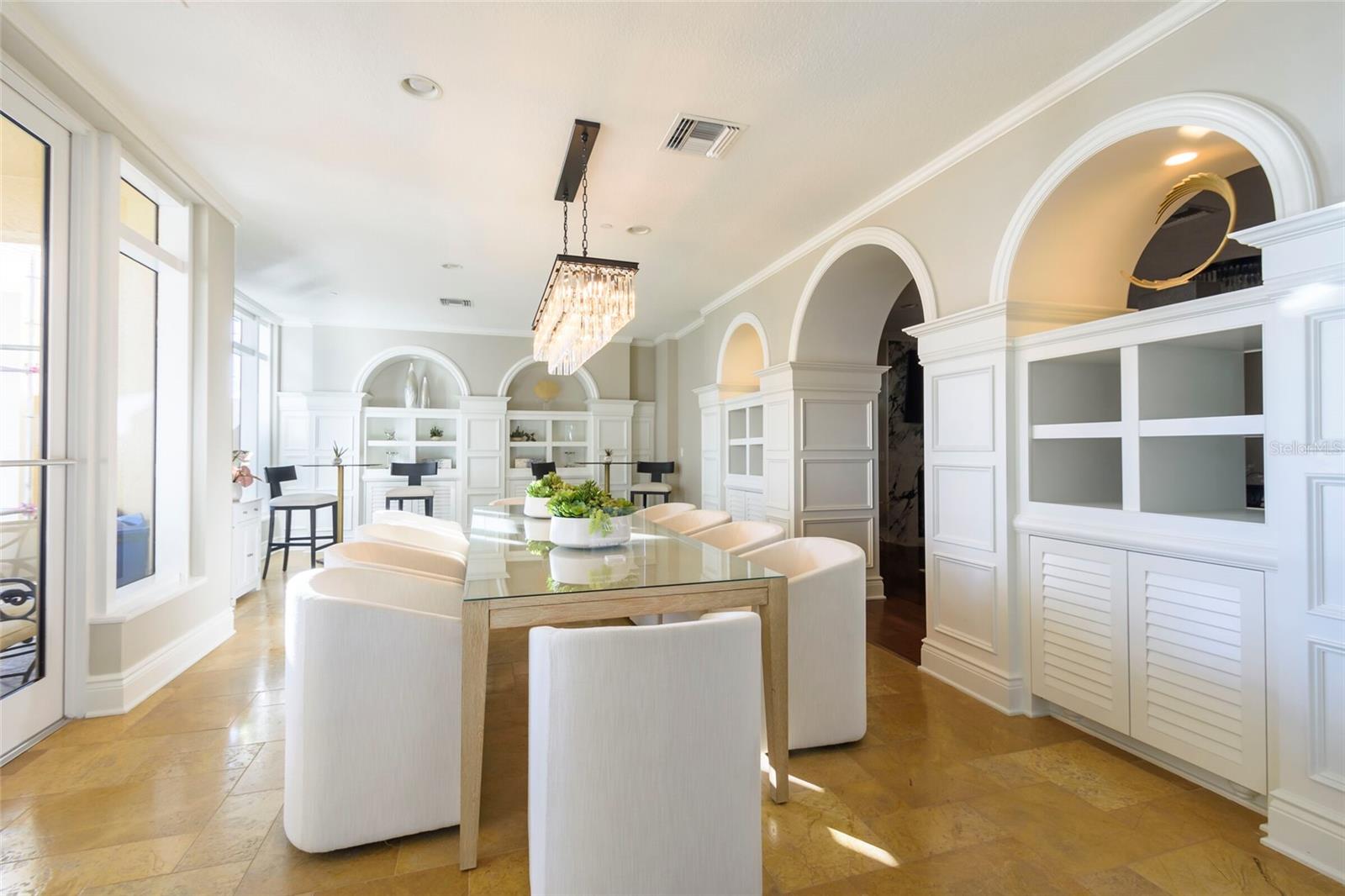 Listing photo id 70 for 11 Baymont Street 702