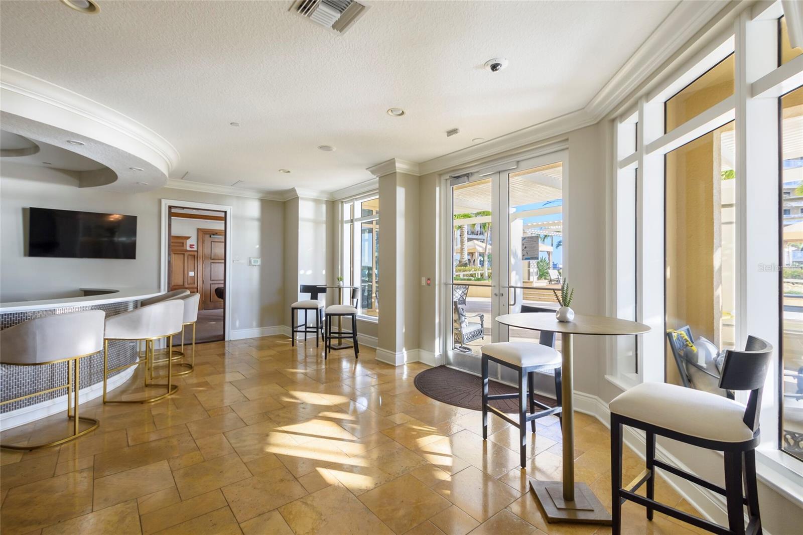 Listing photo id 71 for 11 Baymont Street 702